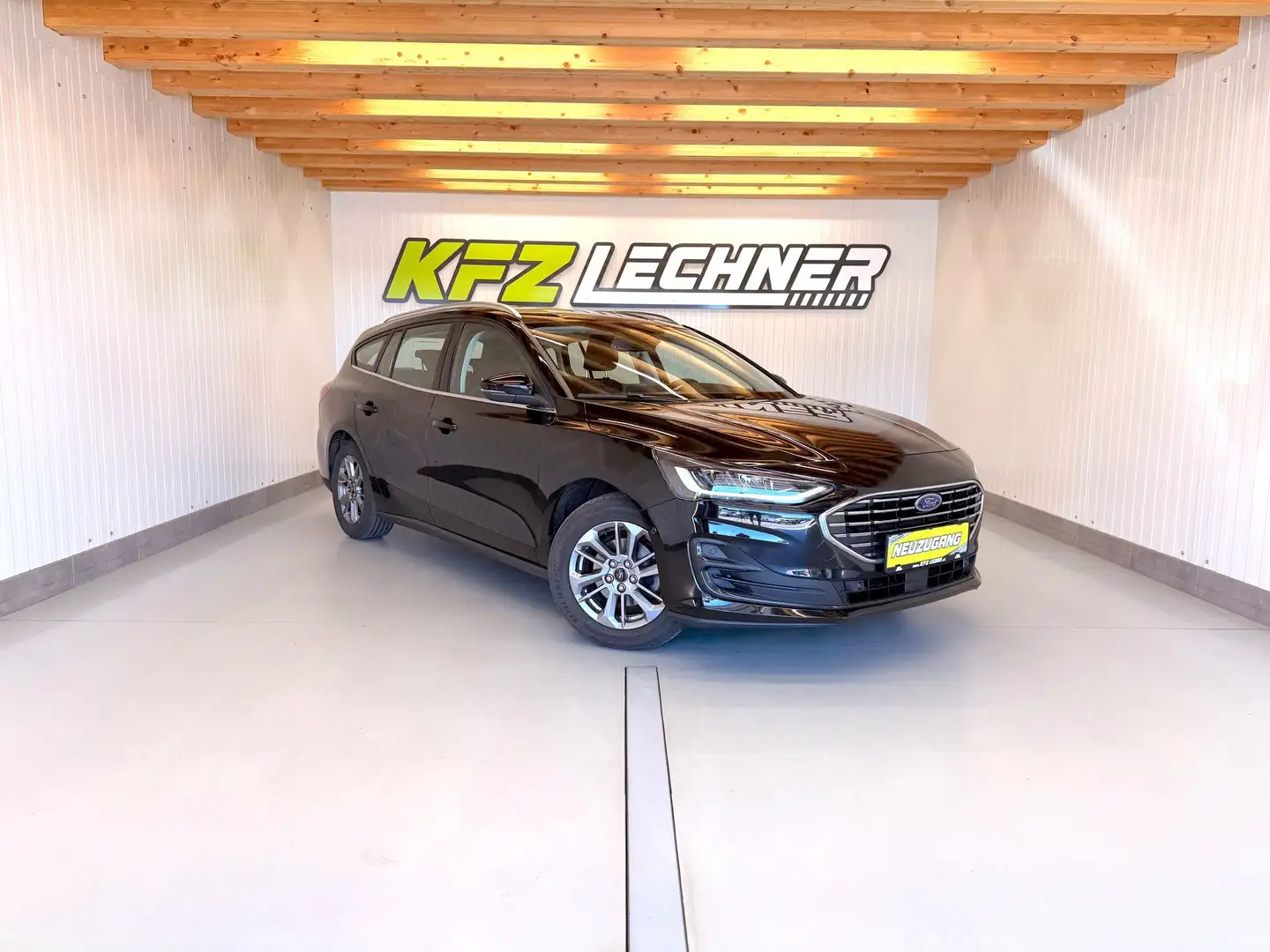 Ford Focus Turnier 1.5 EcoBl. "Titanium" AHK*LED*SITZH*NAVI* Schwarz - 1