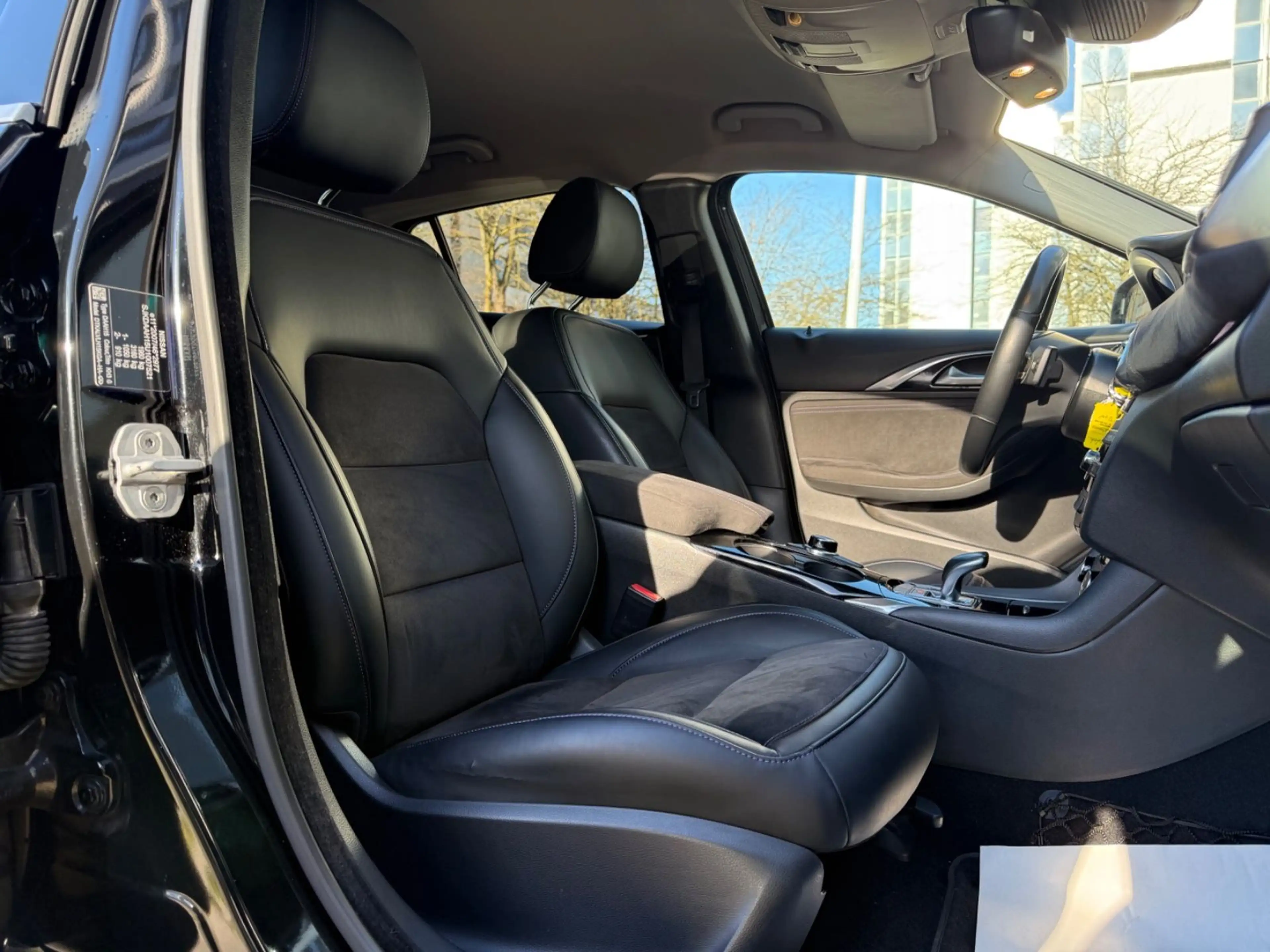 Infiniti Q30 1.5 d Premium*Automatik*Bi-Xenon*Navi*PDC* — photo 13