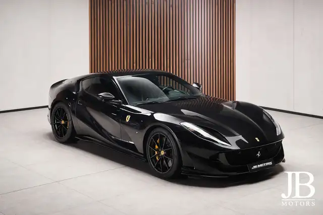 Ferrari 812 Superfast Carbon Racing Lift 360° P. Display