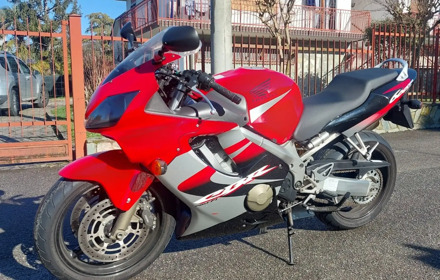 Honda CBR 600 F Sport Rouge - 1