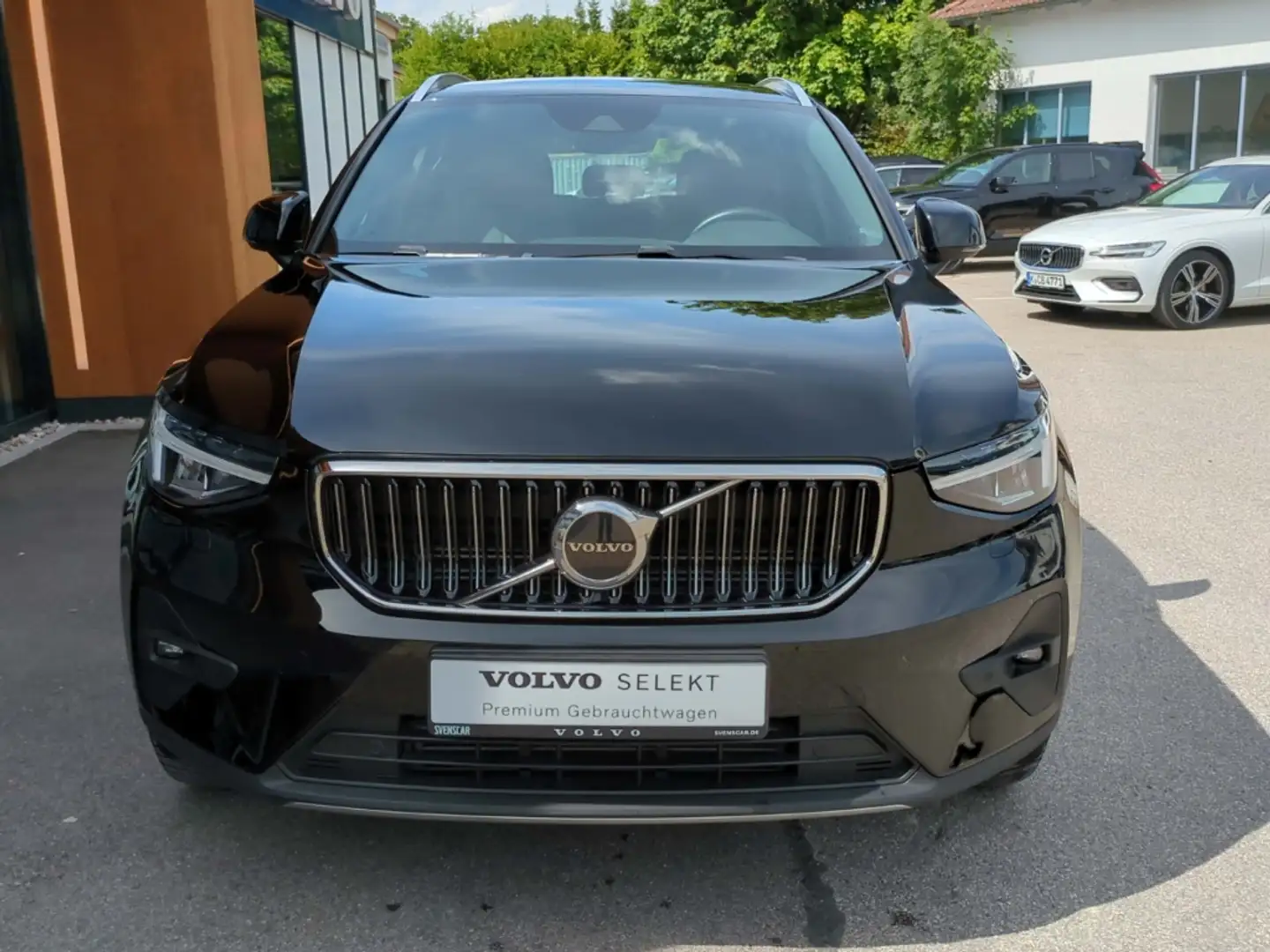 Volvo XC40 Plus Bright Recharge Plug-In Hybrid 2WD T4 Twin En Schwarz - 2