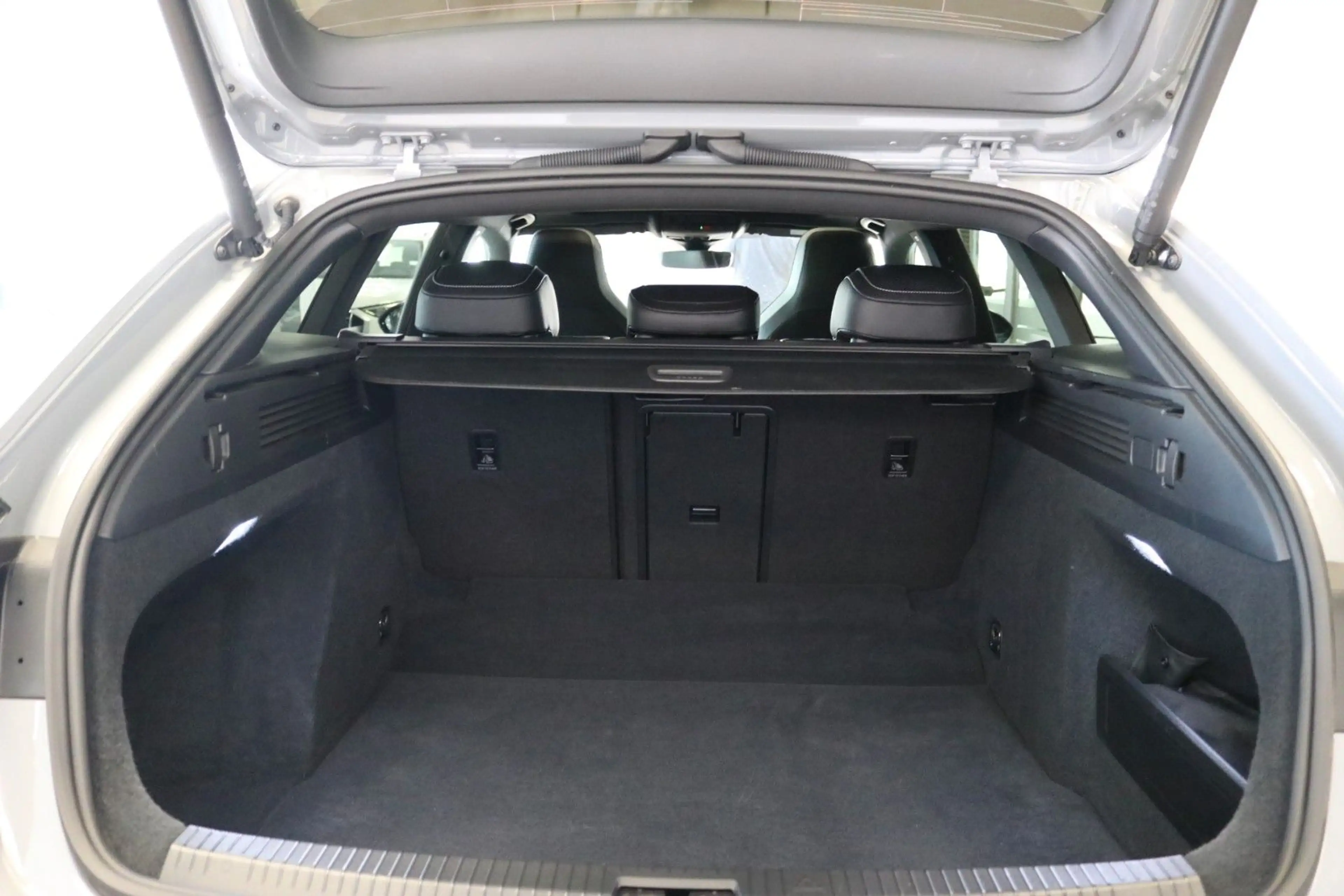 Volkswagen Arteon Shooting Brake R-Line DCC IQ.Light 360° — photo 8