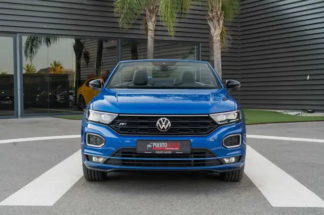 Volkswagen T-Roc view 3