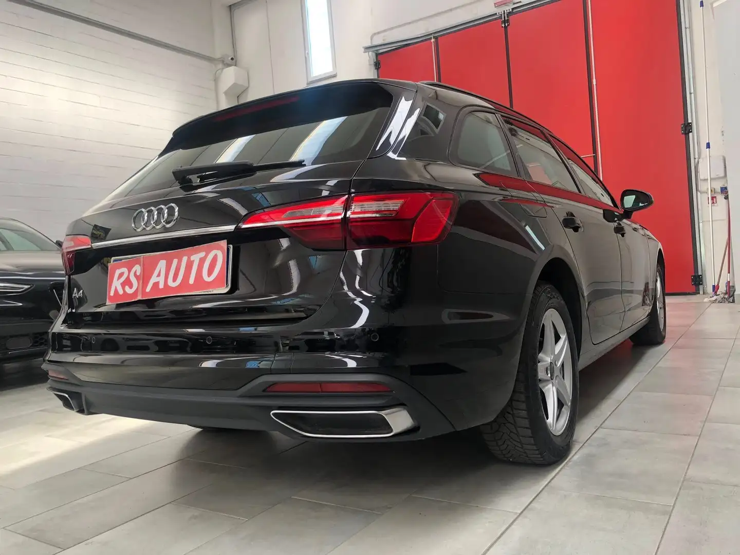 Audi A4 A4 Avant 35 2.0 tdi mhev Business A 163cv s-tronic Noir - 2