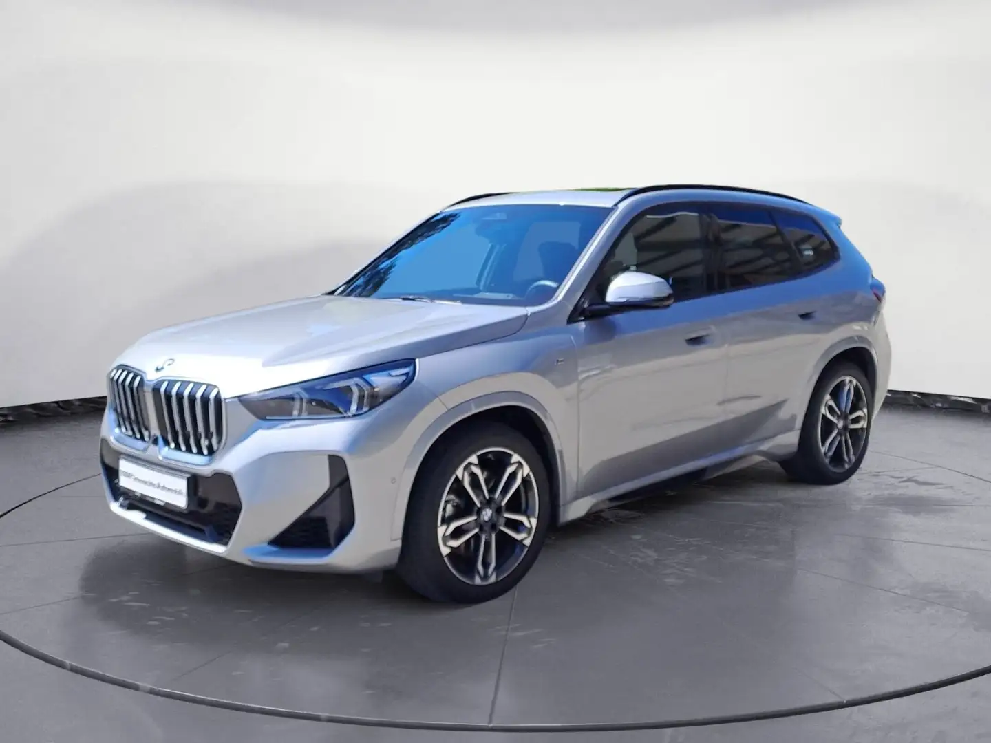BMW X1 xDrive23i Steptronic M Sportpaket Panorama Silber - 2