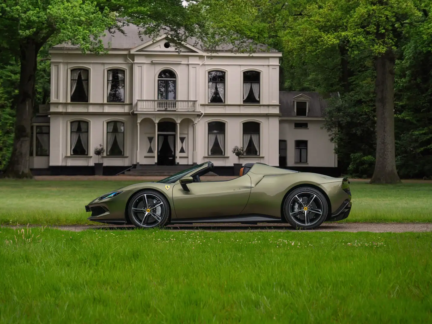 Ferrari 296 GTS 3.0 V6 | Verde Masoni | Atelier | New Car | Fu Verde - 1