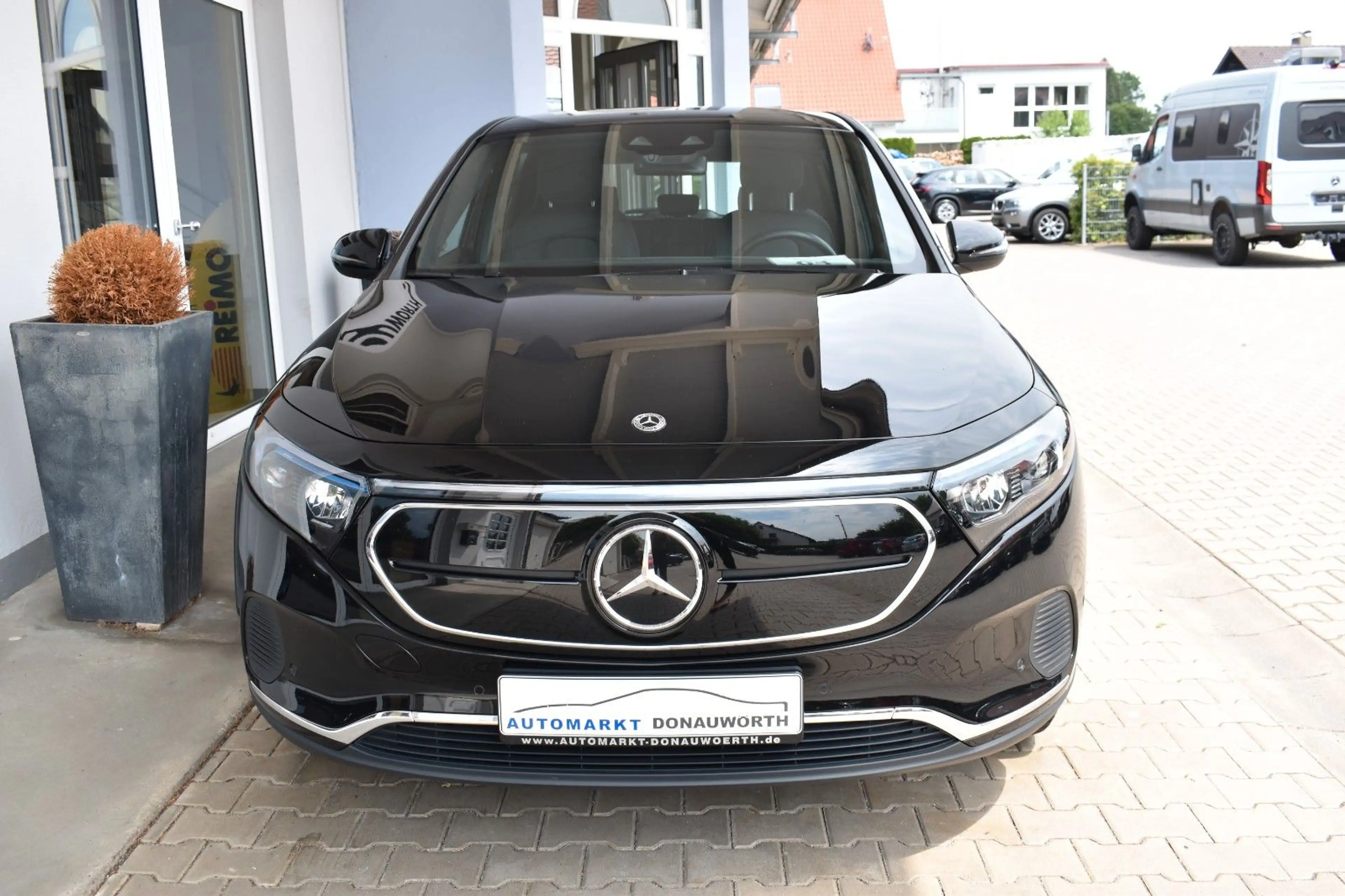 Mercedes-Benz EQA EQA 250+ Progressiv Distronic LED Advanced + — photo 4