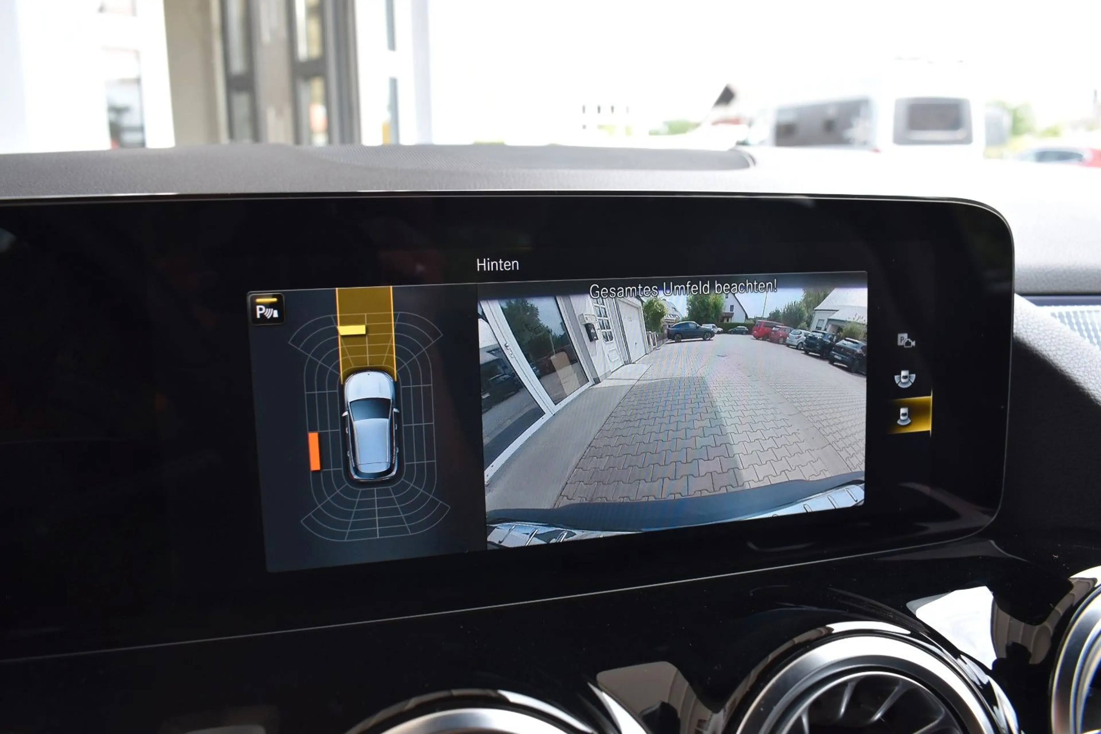 Mercedes-Benz EQA EQA 250+ Progressiv Distronic LED Advanced + — photo 12