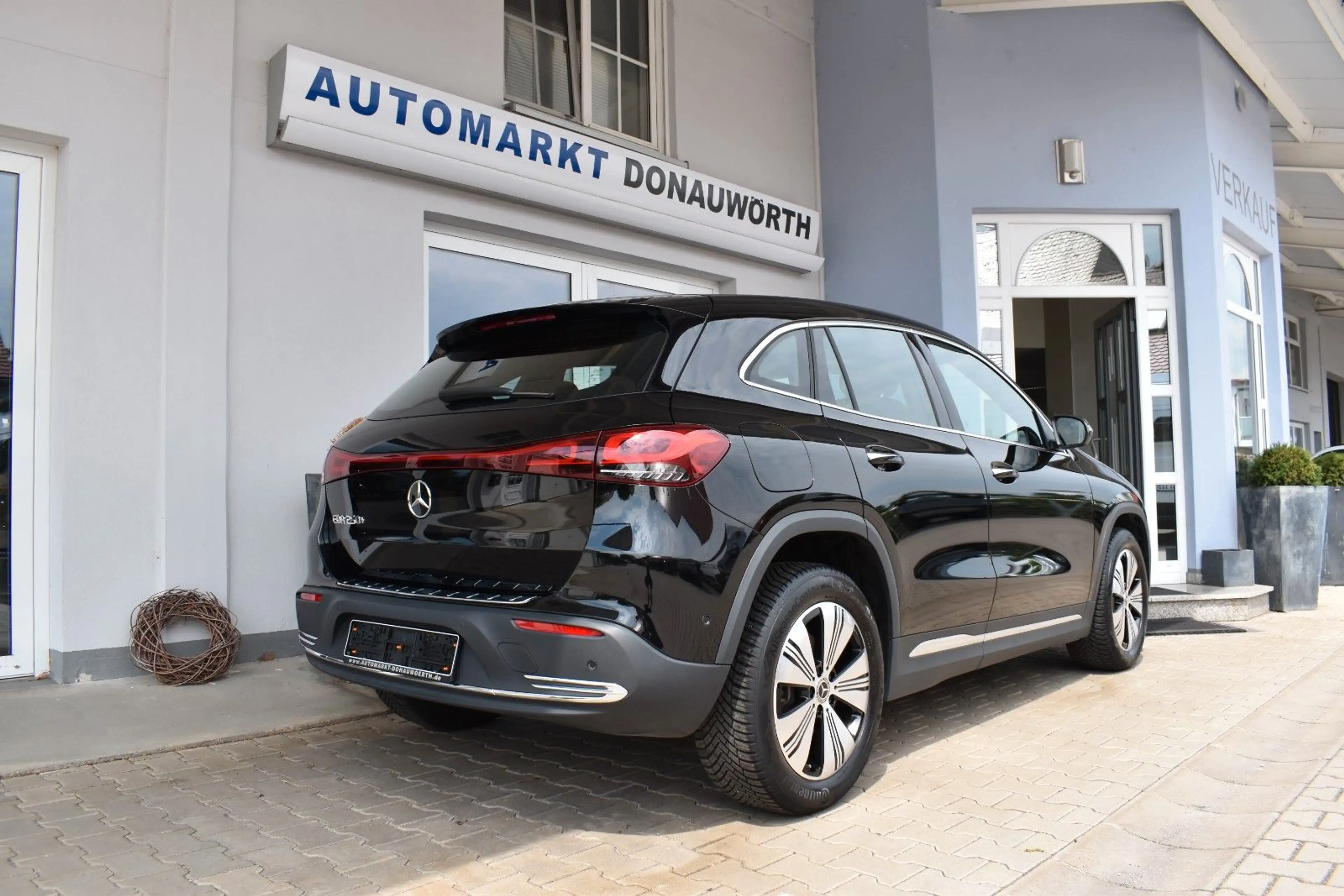 Mercedes-Benz EQA EQA 250+ Progressiv Distronic LED Advanced + — photo 5