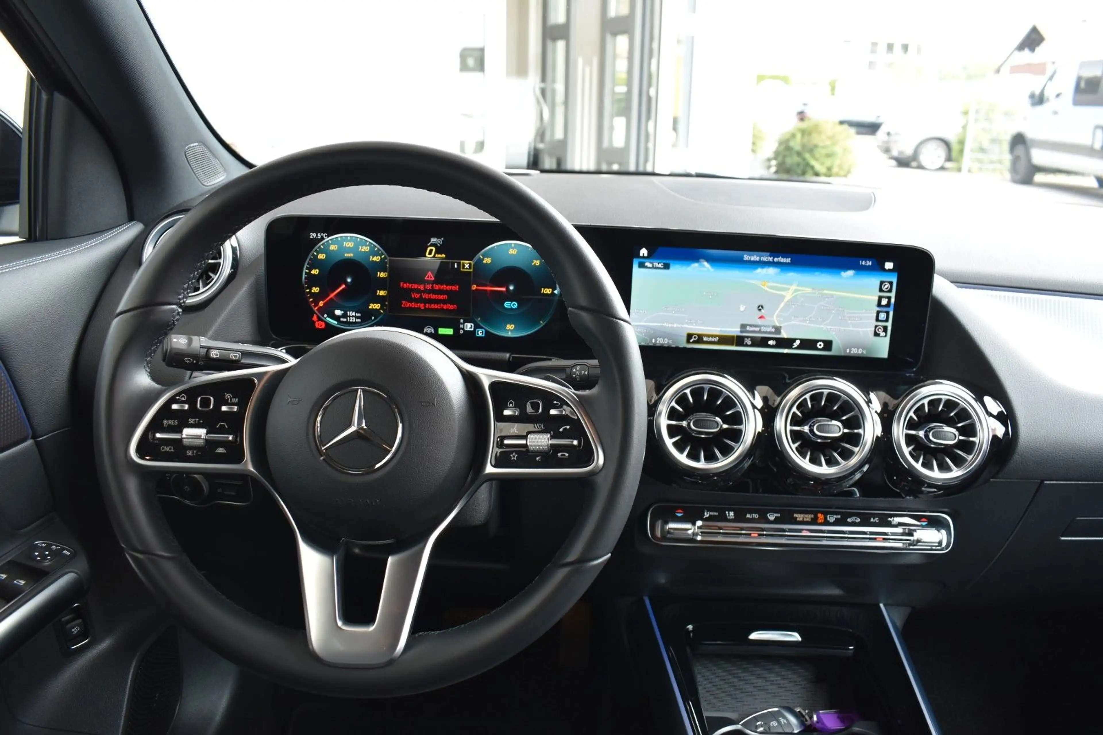 Mercedes-Benz EQA EQA 250+ Progressiv Distronic LED Advanced + — photo 11