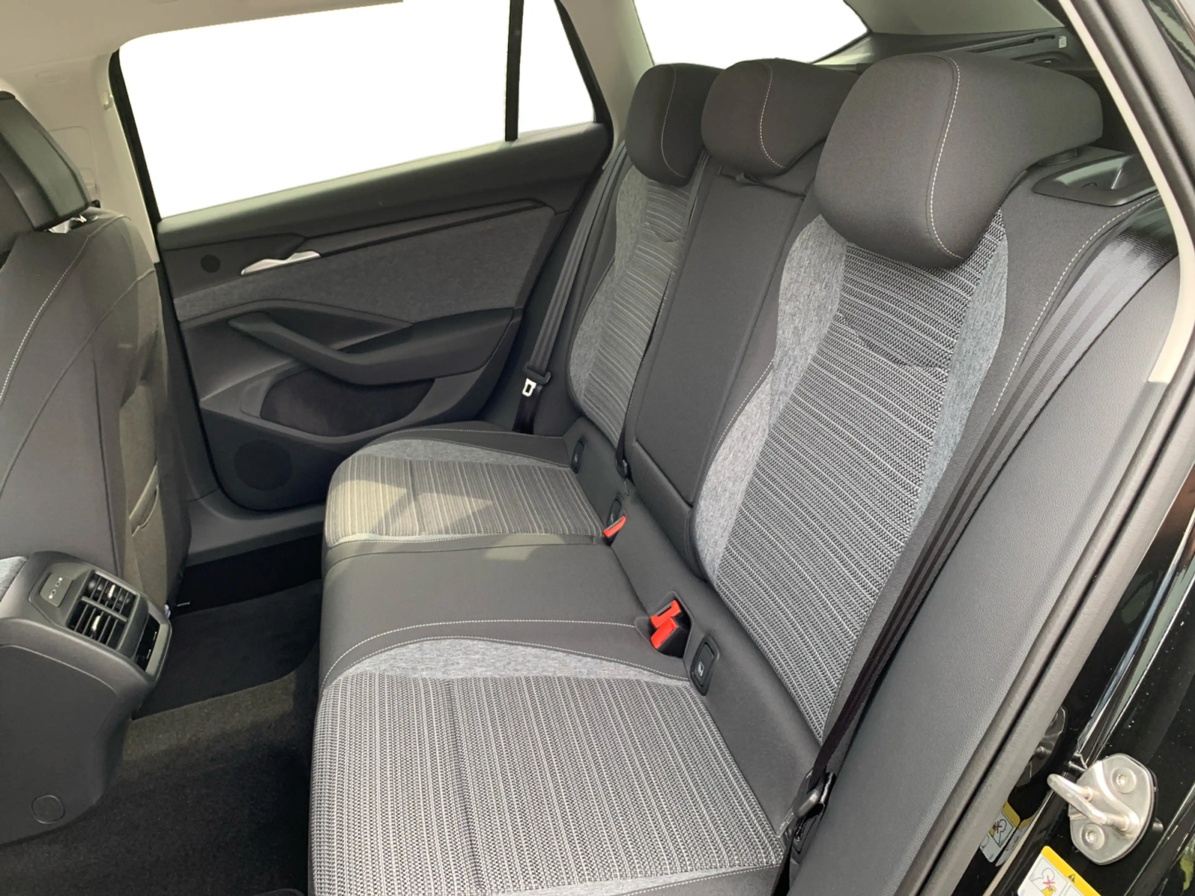 Skoda Superb Combi Selection 1,5 TSI IV 204PS Matrix — photo 11