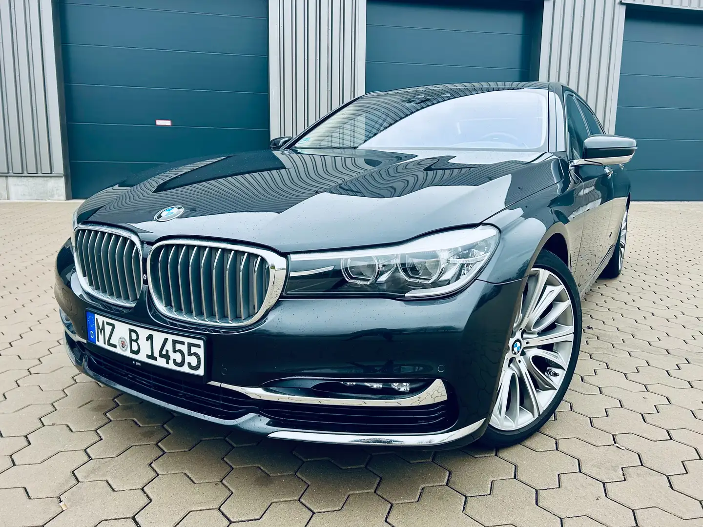 BMW 740 740Li Grau - 2