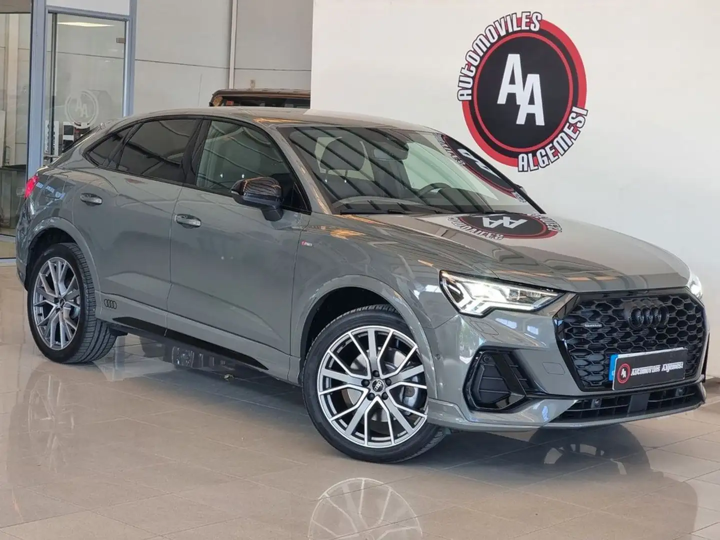 Audi Q3 40 TDI 142kW S tronic Quattro Black Lim. Grau - 1