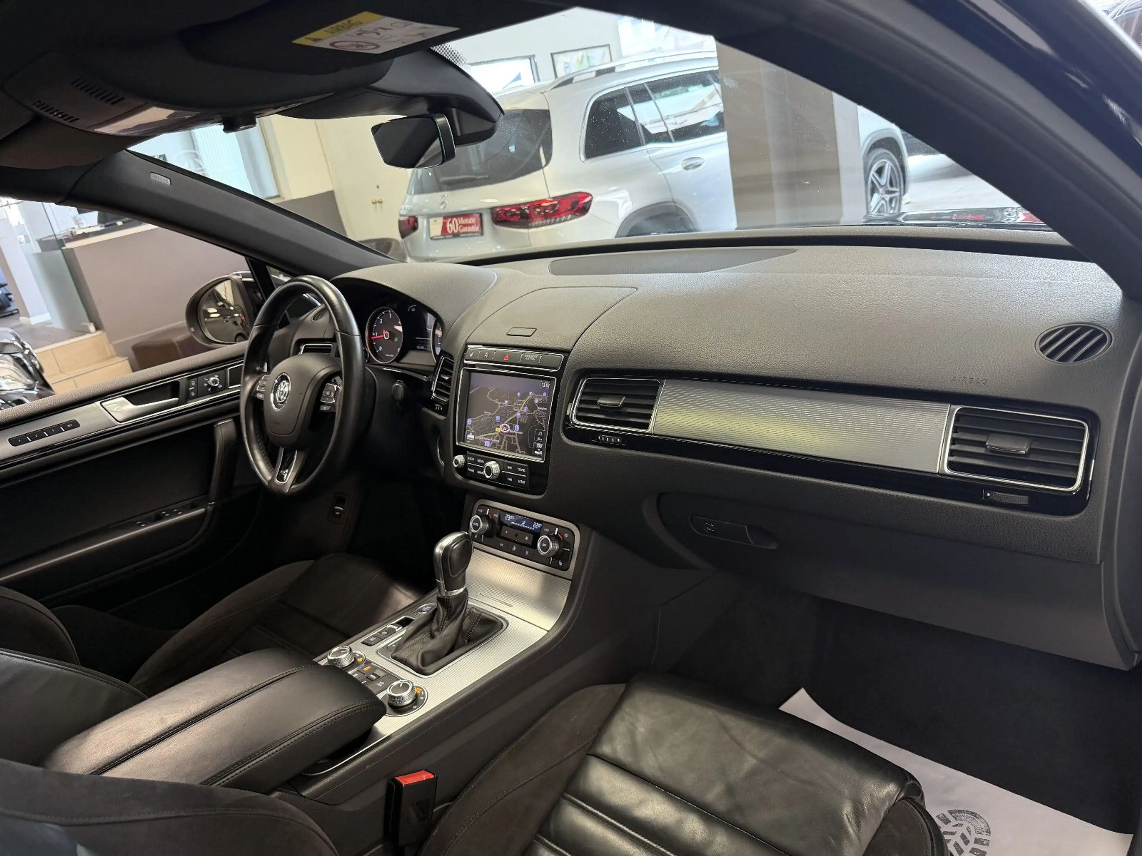 Volkswagen Touareg V6 TDI 4Motion *R-Line*PanSD*AHK*ACC — photo 13