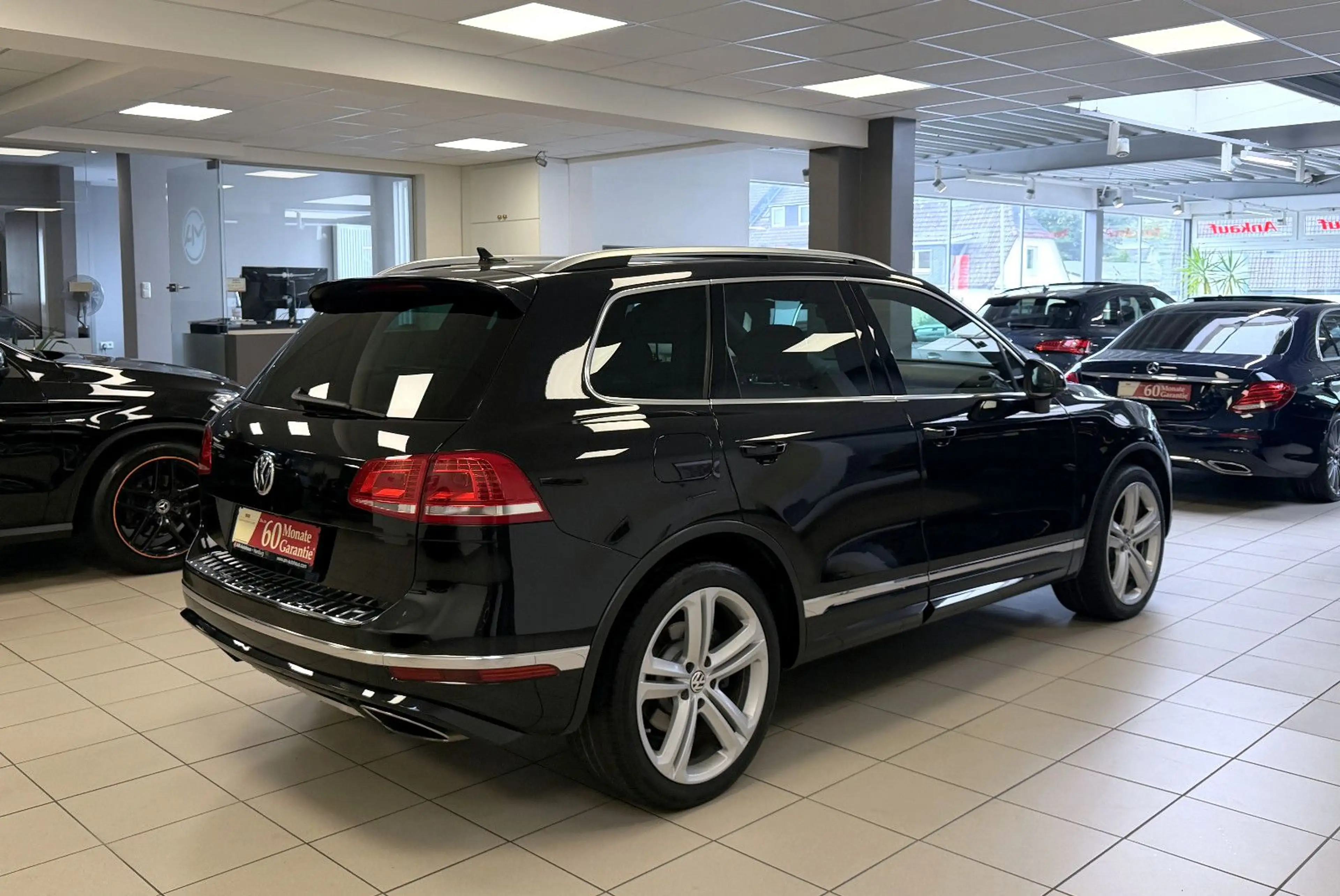 Volkswagen Touareg V6 TDI 4Motion *R-Line*PanSD*AHK*ACC — photo 3
