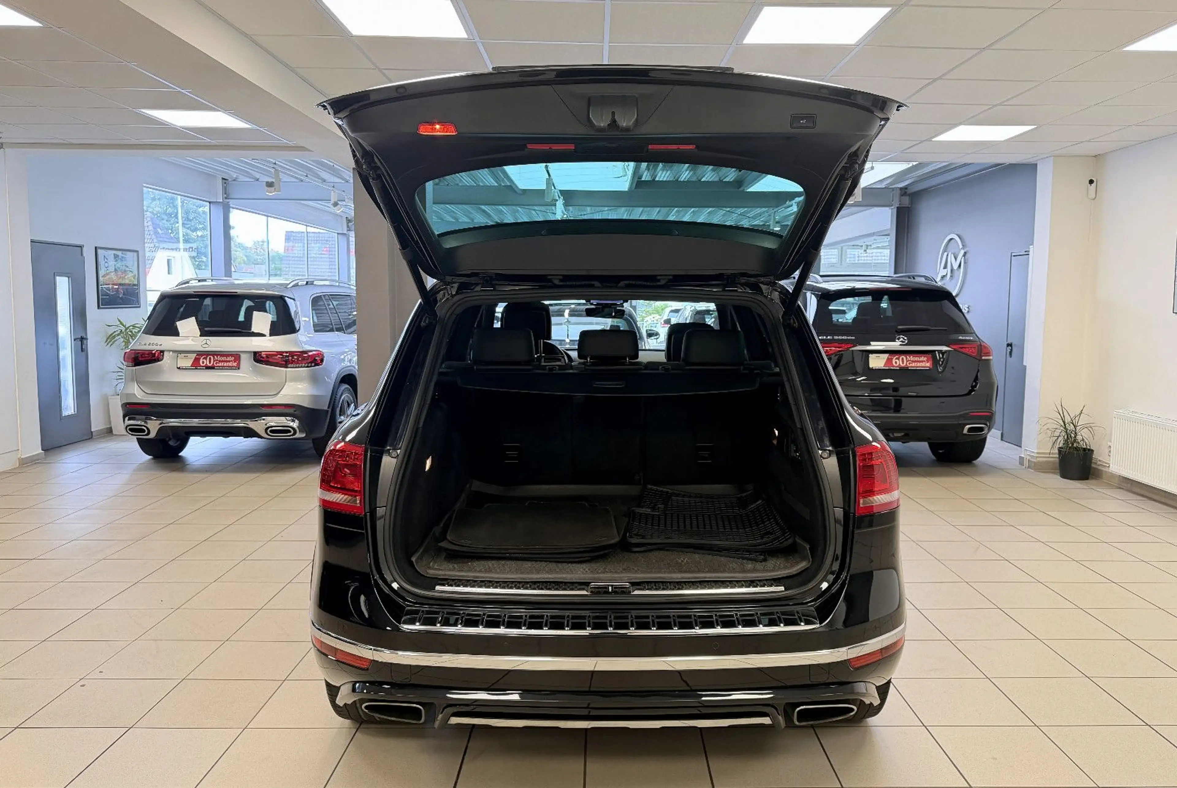 Volkswagen Touareg V6 TDI 4Motion *R-Line*PanSD*AHK*ACC — photo 12