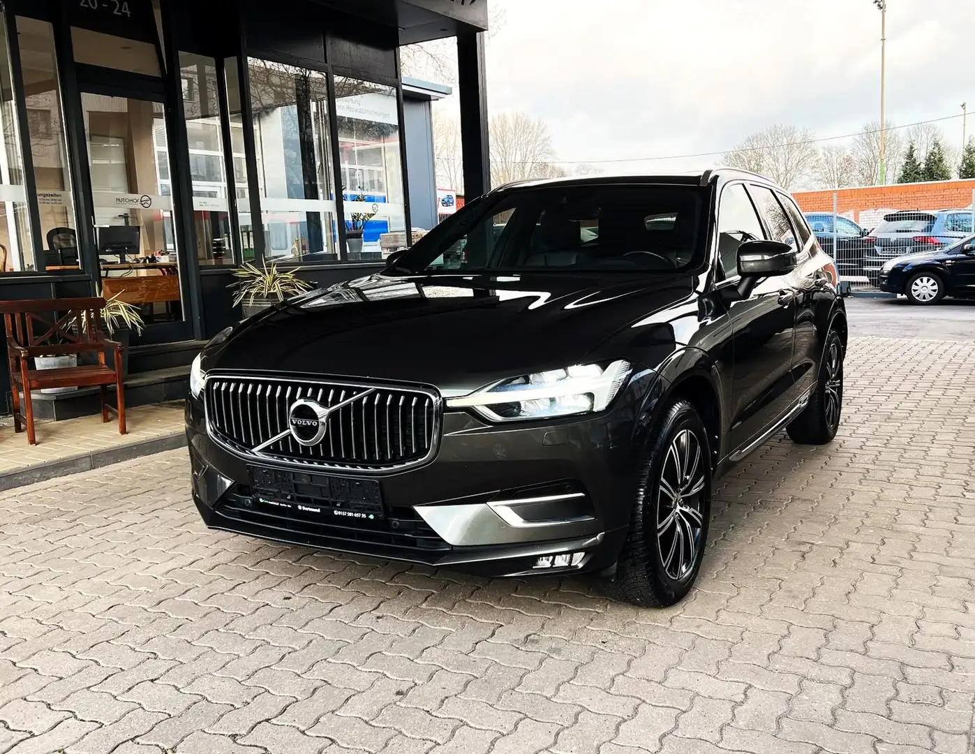 Volvo XC60 /Inscription/AWD/D4/2,0Ltr/140 kW/Pano/Leder Gris - 1