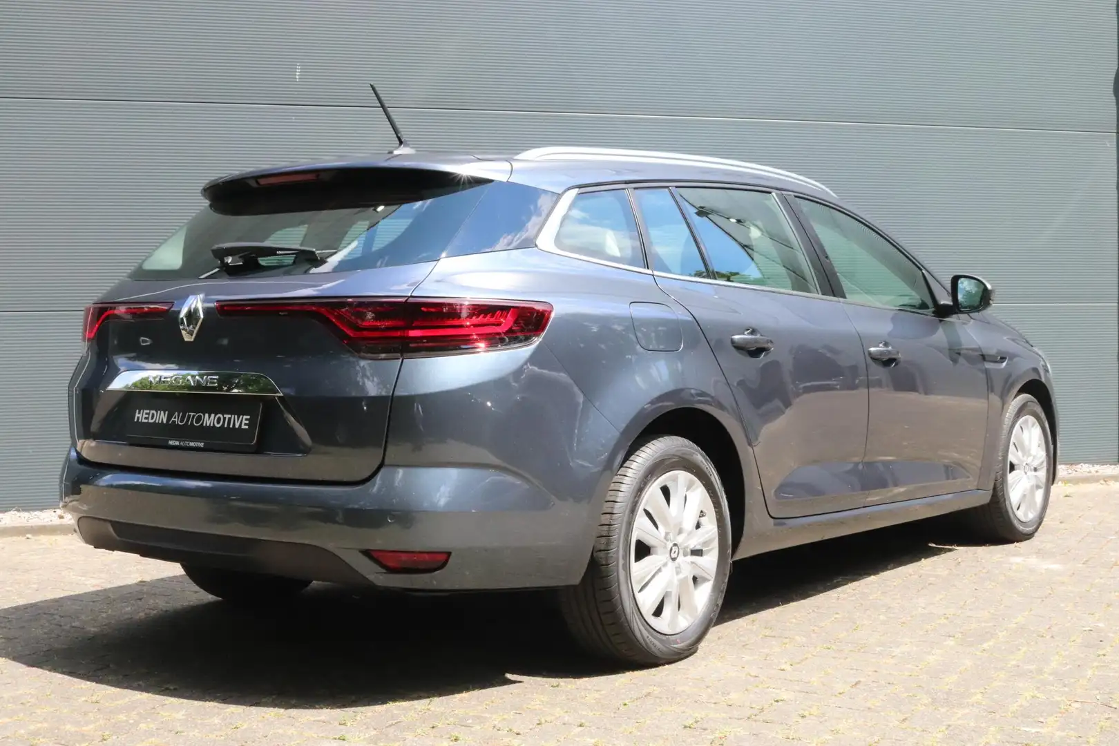 Renault Megane Estate 1.3 TCe 140 Equilibre Gris - 2