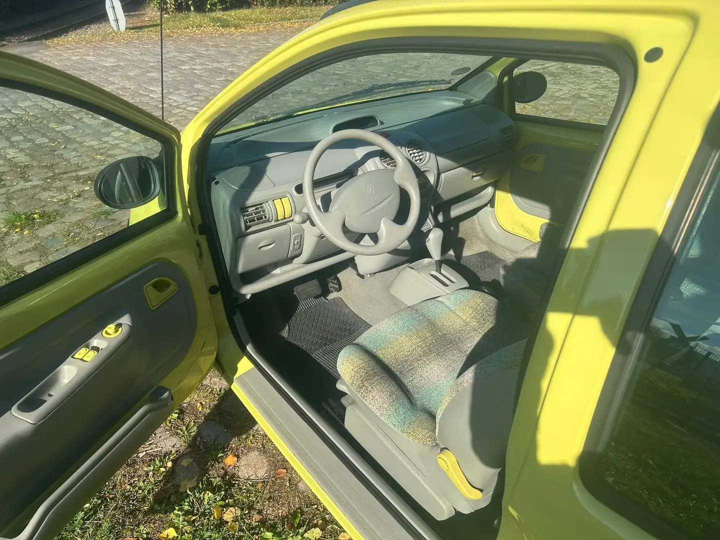 Renault Twingo Twingo 1.2 Matic Jaune - 1