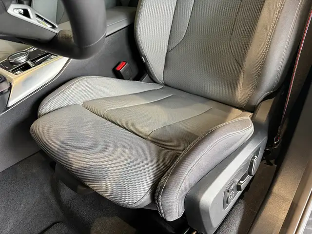 BMW X3 view 11