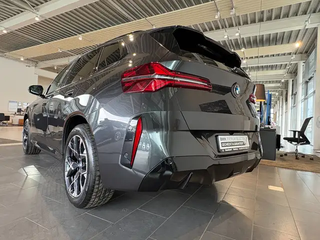 BMW X3 view 5