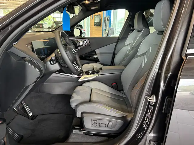BMW X3 view 12
