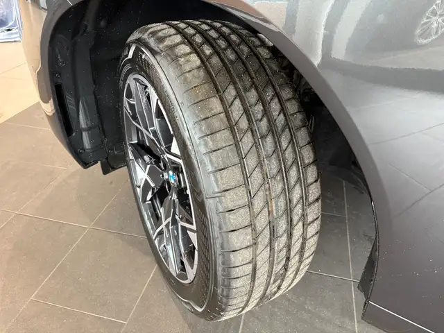 BMW X3 view 3
