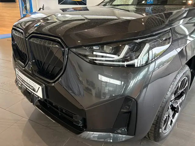 BMW X3 view 9