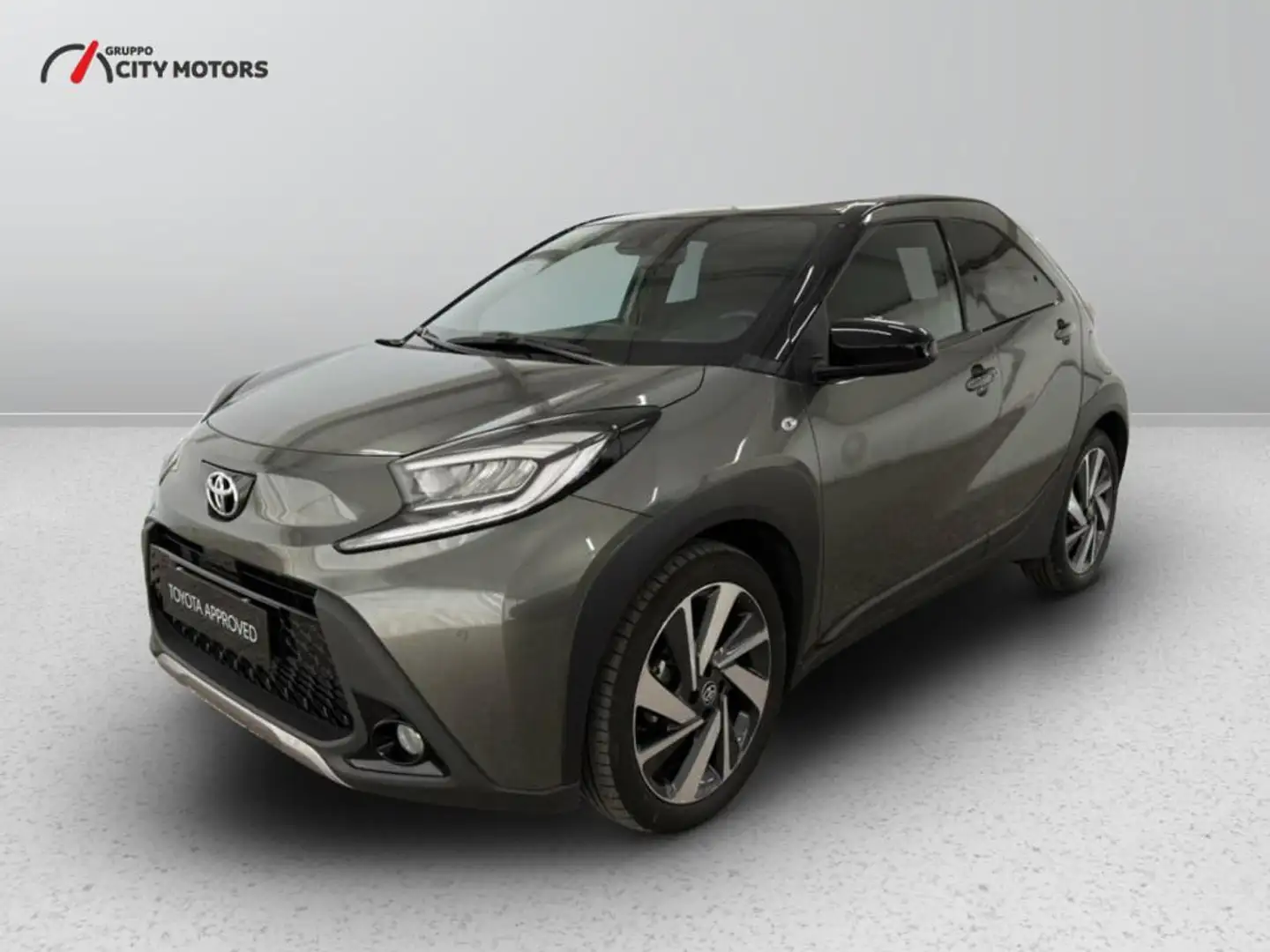 Toyota Aygo X 1.0 Lounge 72cv s-cvt Verde - 1