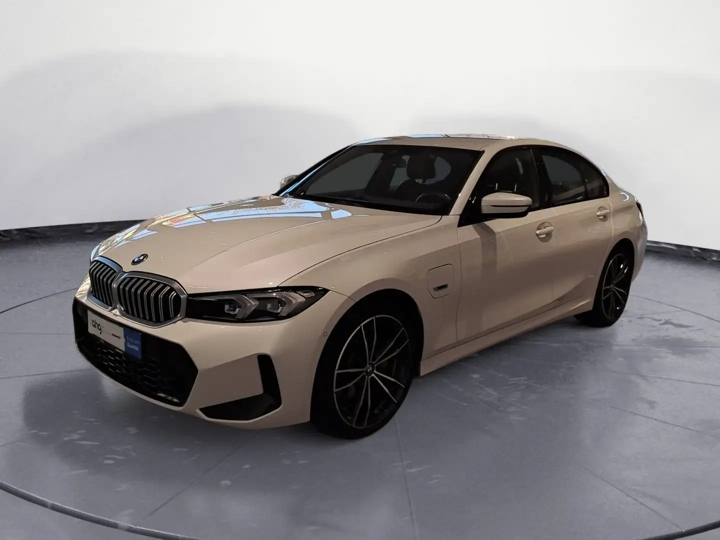 BMW 330 e Limousine M Sport Harman/Kardon Lenkradheiz Weiß - 2