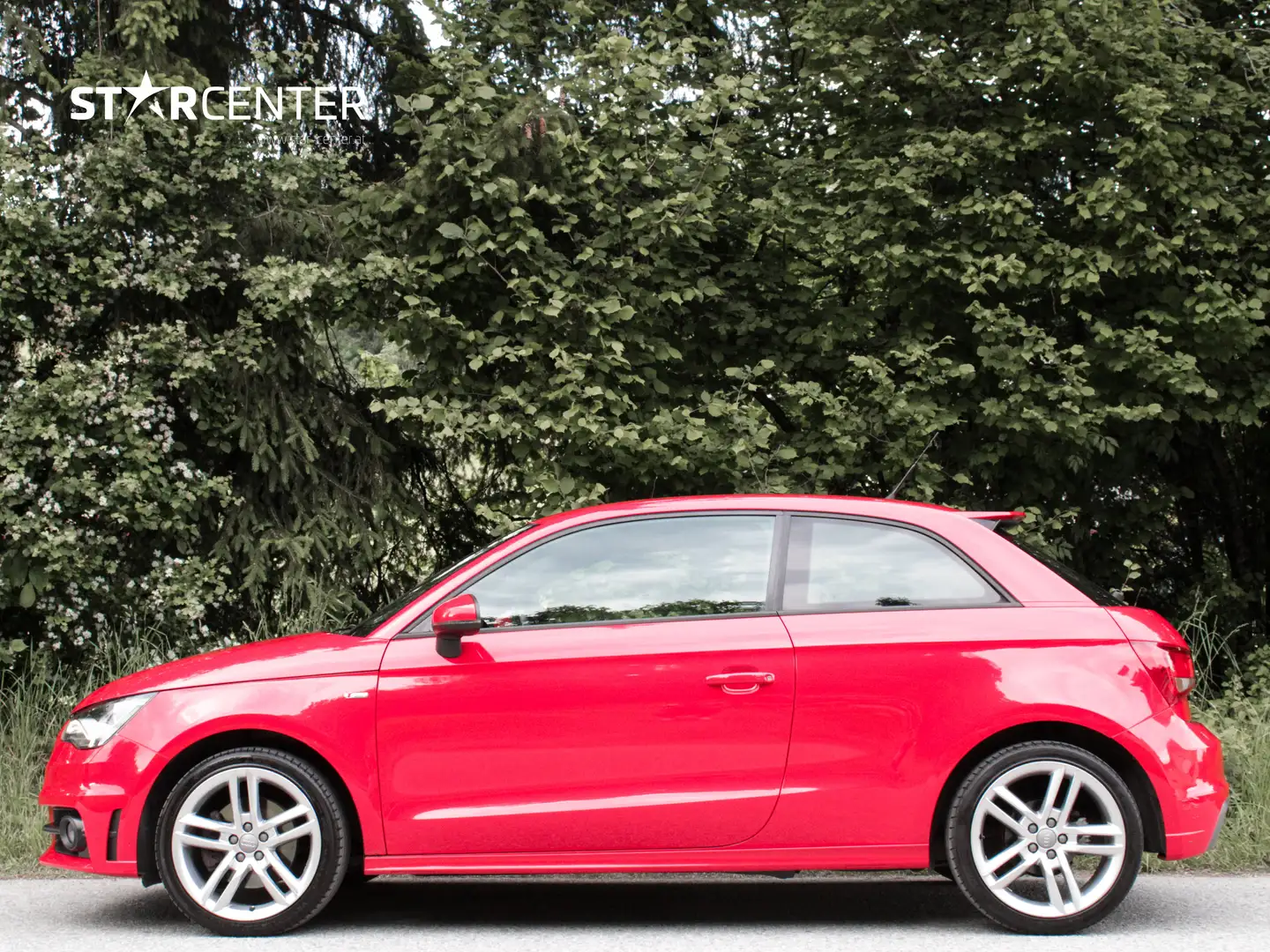 Audi A1 1,6 TDI sLine Rouge - 2