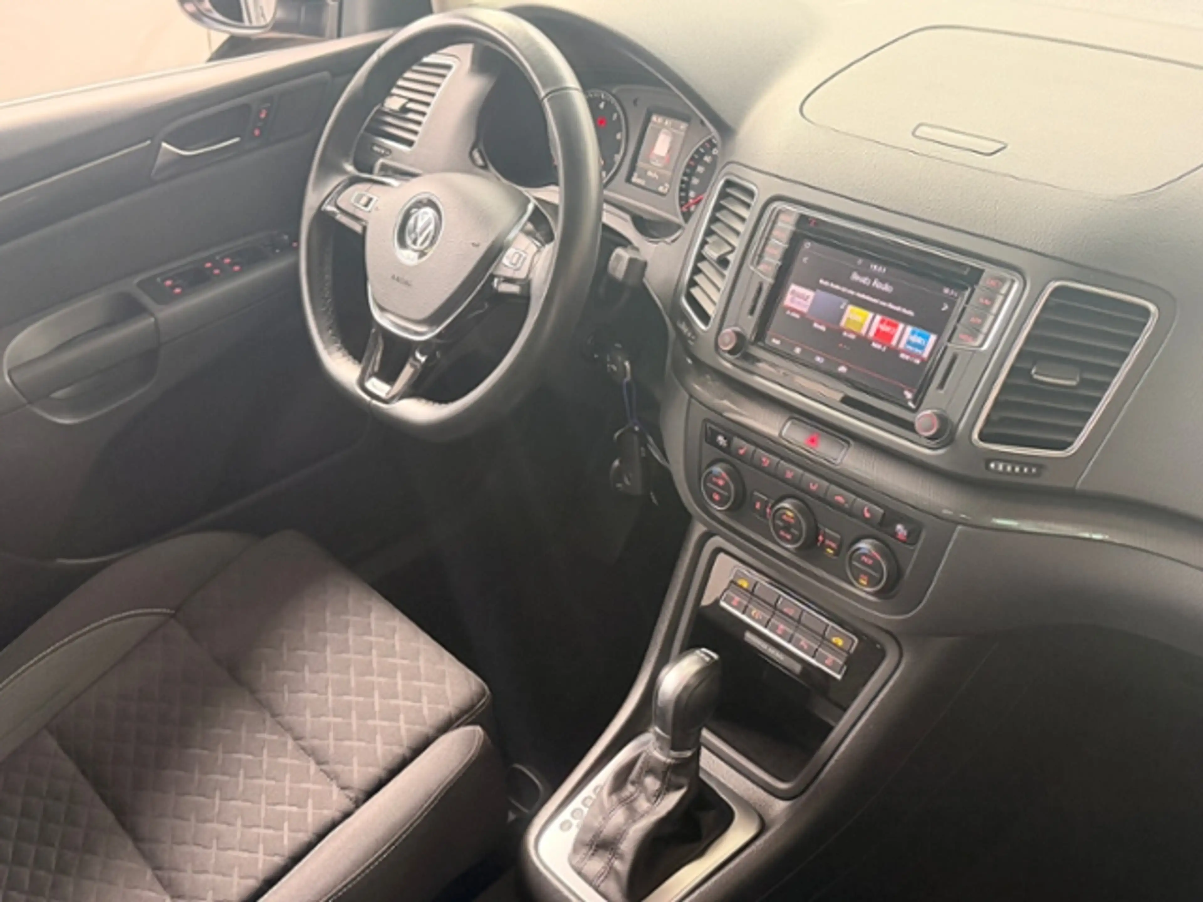 Volkswagen Sharan Join DSG 7-Sitze RFK NAVI KLIMA WINTERPAKET EL. T — photo 11