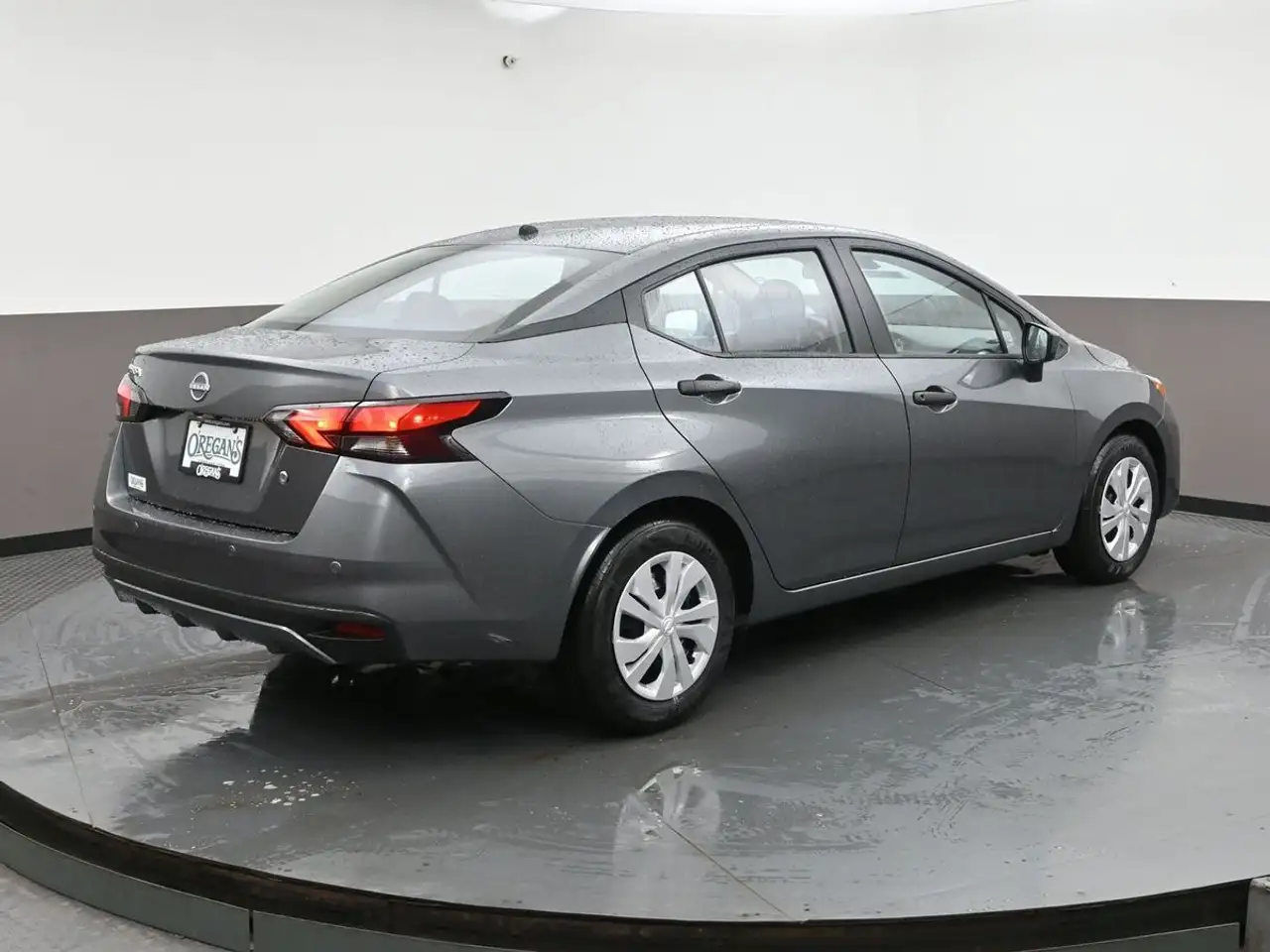 Nissan Versa снимка Nissan Versa