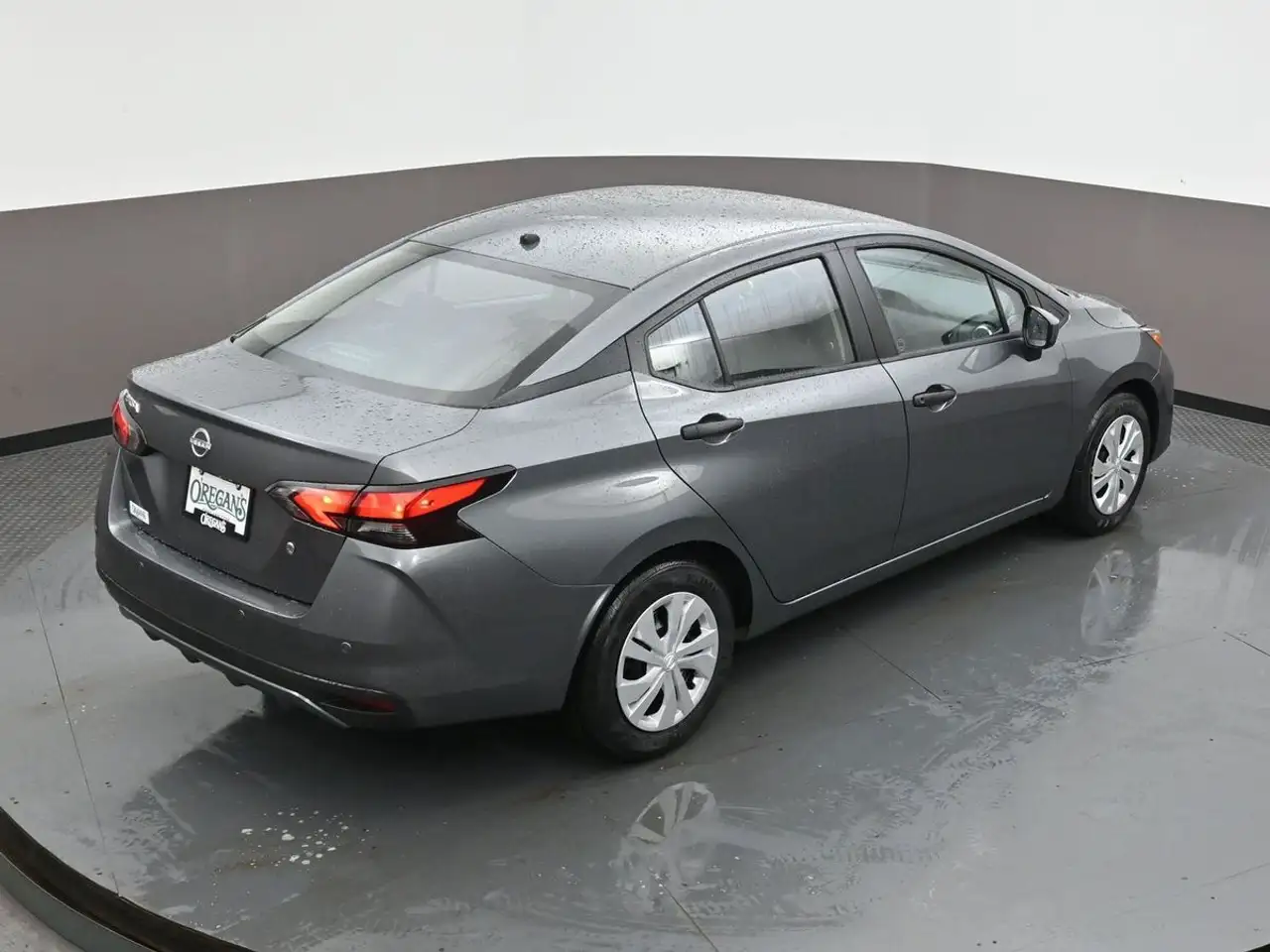 Nissan Versa снимка Nissan Versa