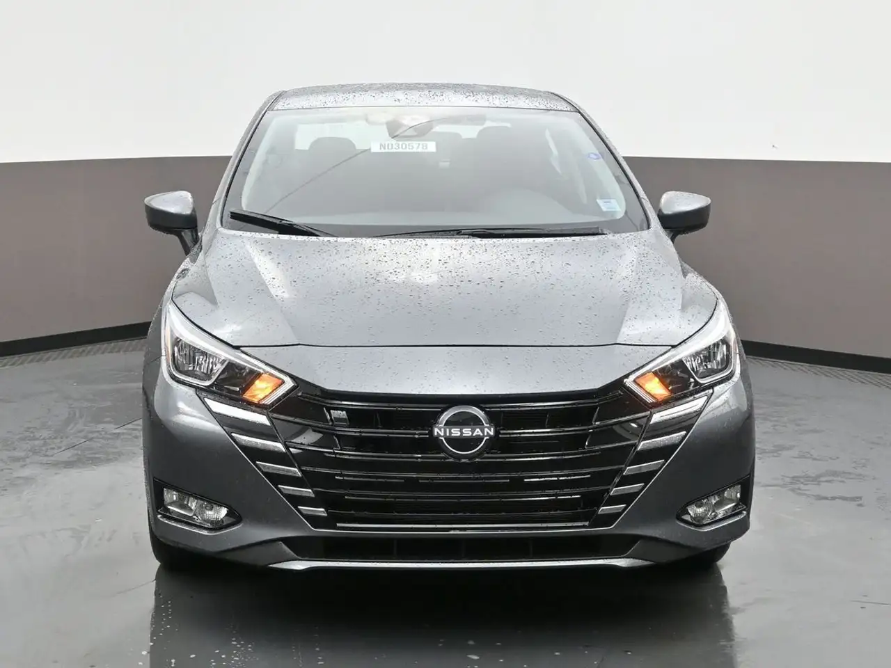 Nissan Versa снимка Nissan Versa