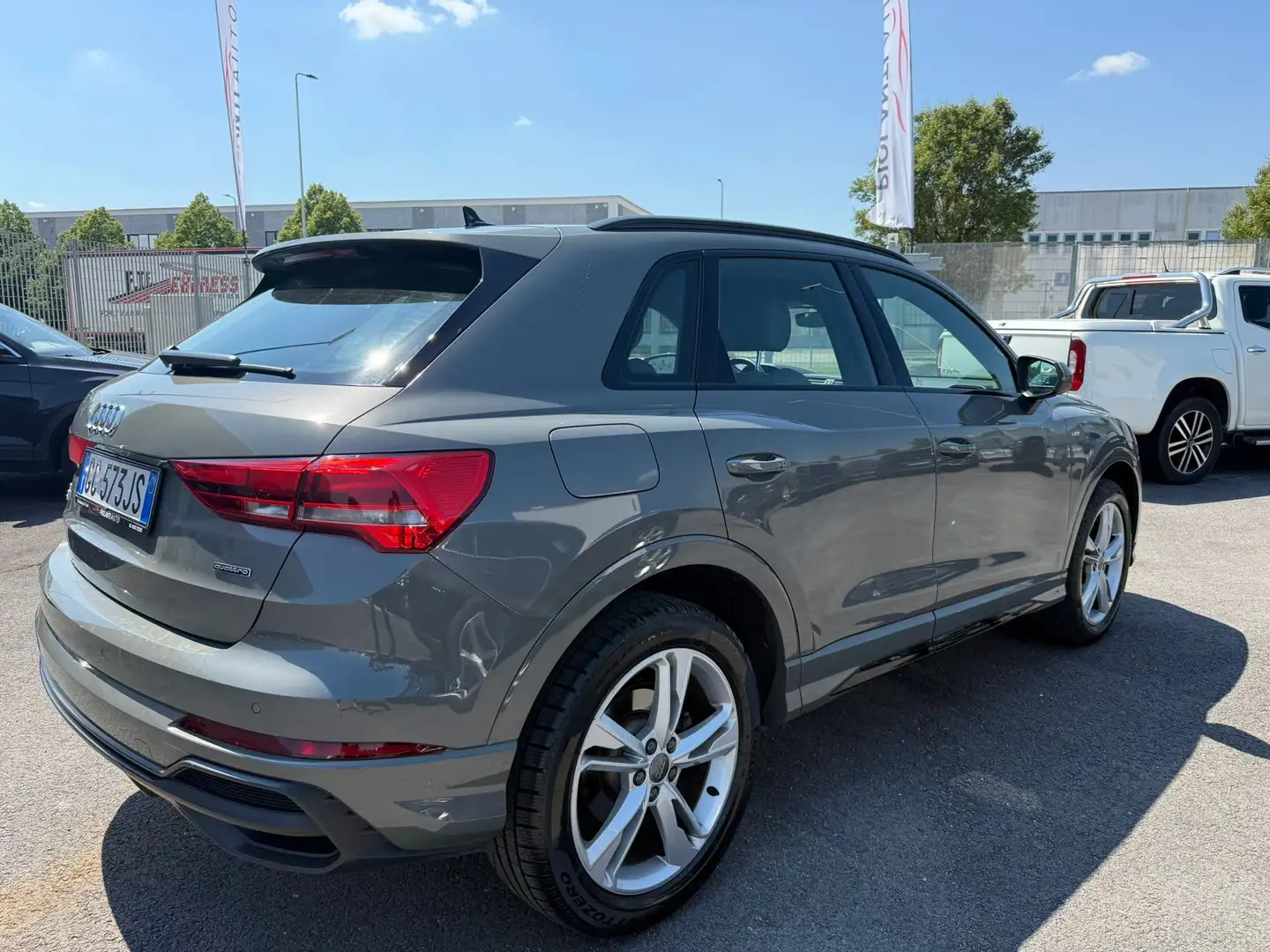 Audi Q3 Q3 40 2.0 TDI S LINE EDITION quattro 190cv Gris - 2