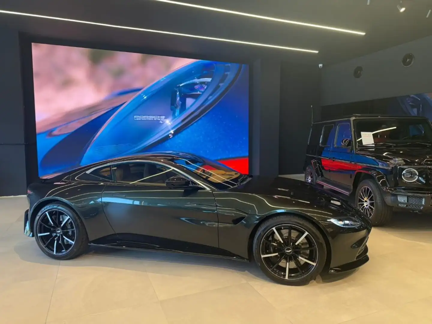 Aston Martin Vantage Coupé Nero - 1