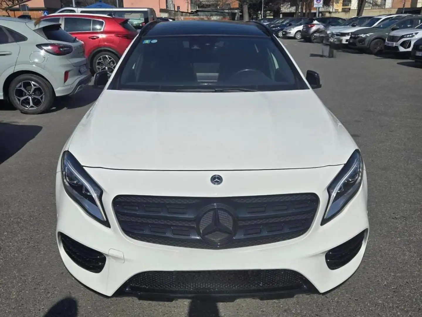 Mercedes-Benz 200 Gla 2.0 diesel AMG Blanc - 1