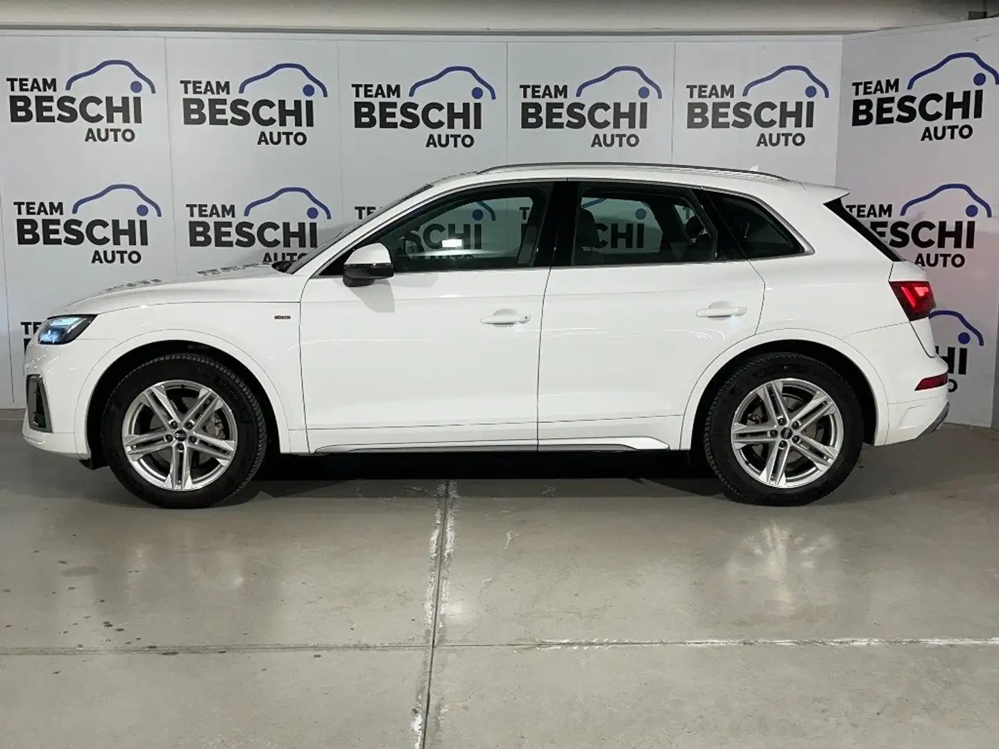 Audi Q5 35 TDI 163CV S tronic S line Bianco - 2