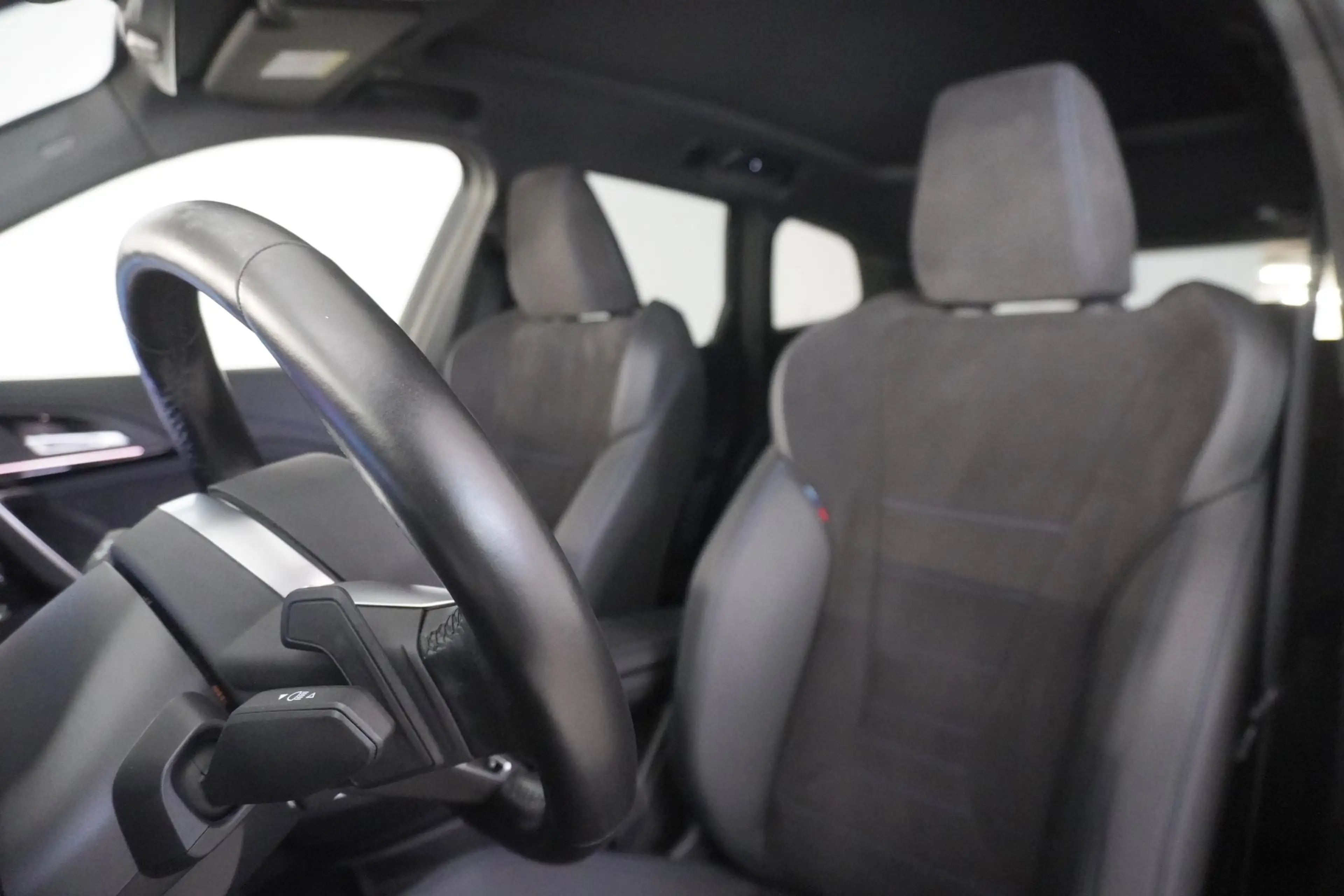 BMW iX1 xDrive30 — photo 7