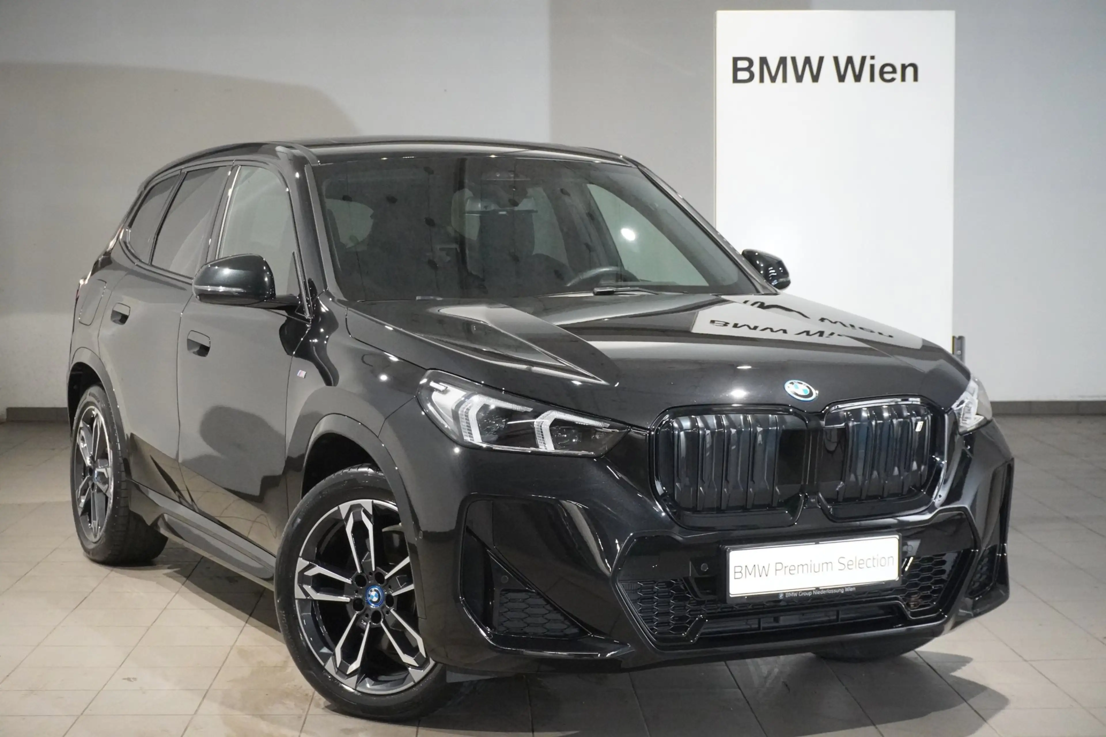 BMW iX1 xDrive30