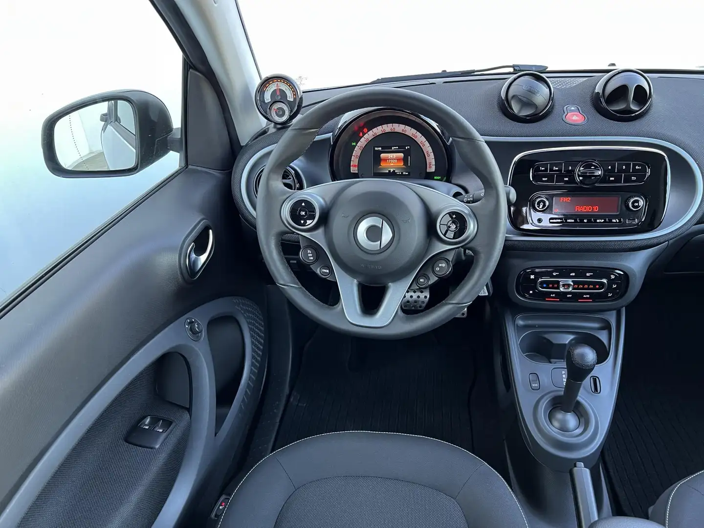 smart forTwo Electric Drive Passion Automaat / €2.000,- Subsidi Grijs - 2
