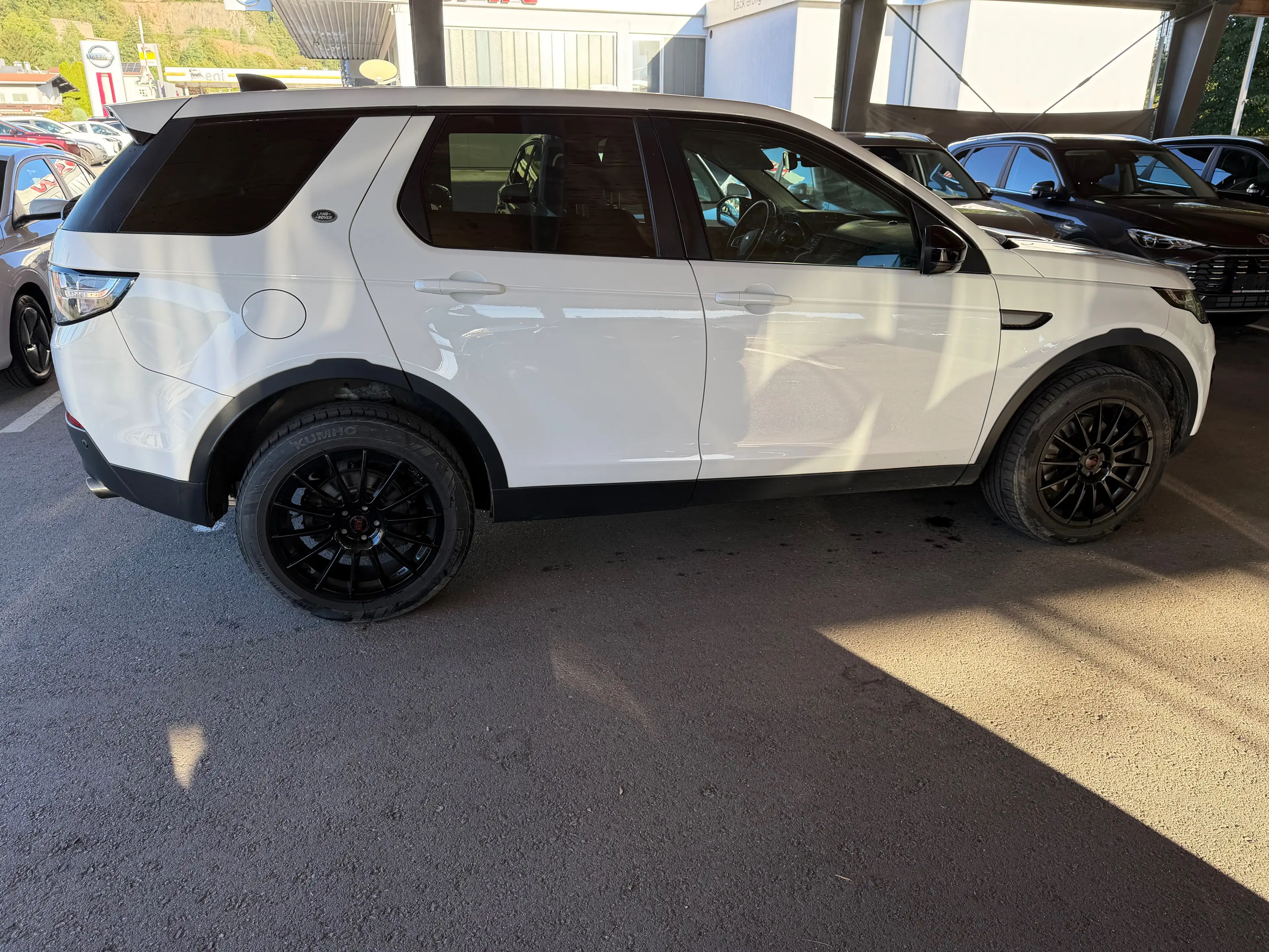 Land Rover Discovery Sport Discovery Sport TD4 HSE Luxury — photo 4