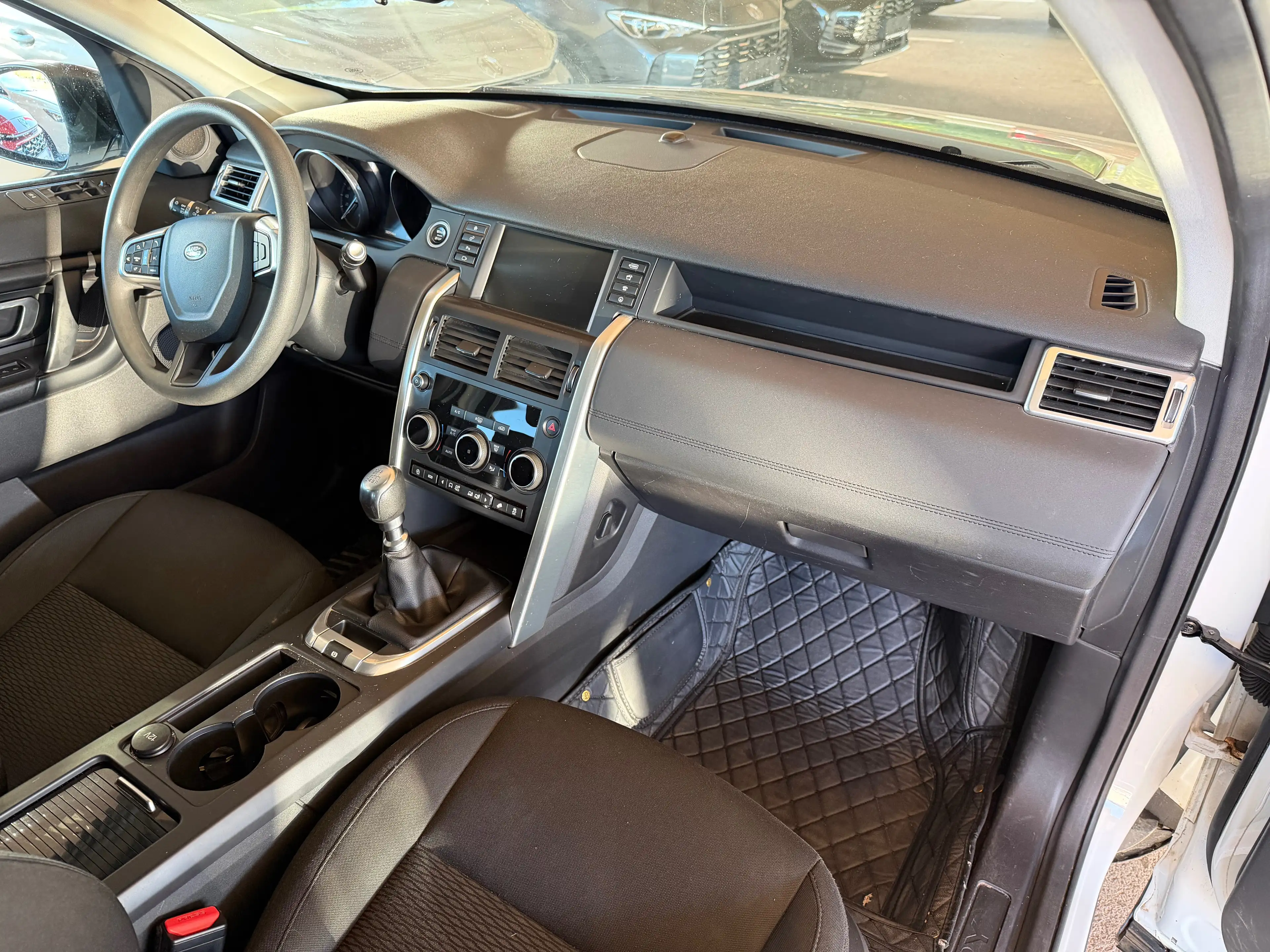 Land Rover Discovery Sport Discovery Sport TD4 HSE Luxury — photo 10
