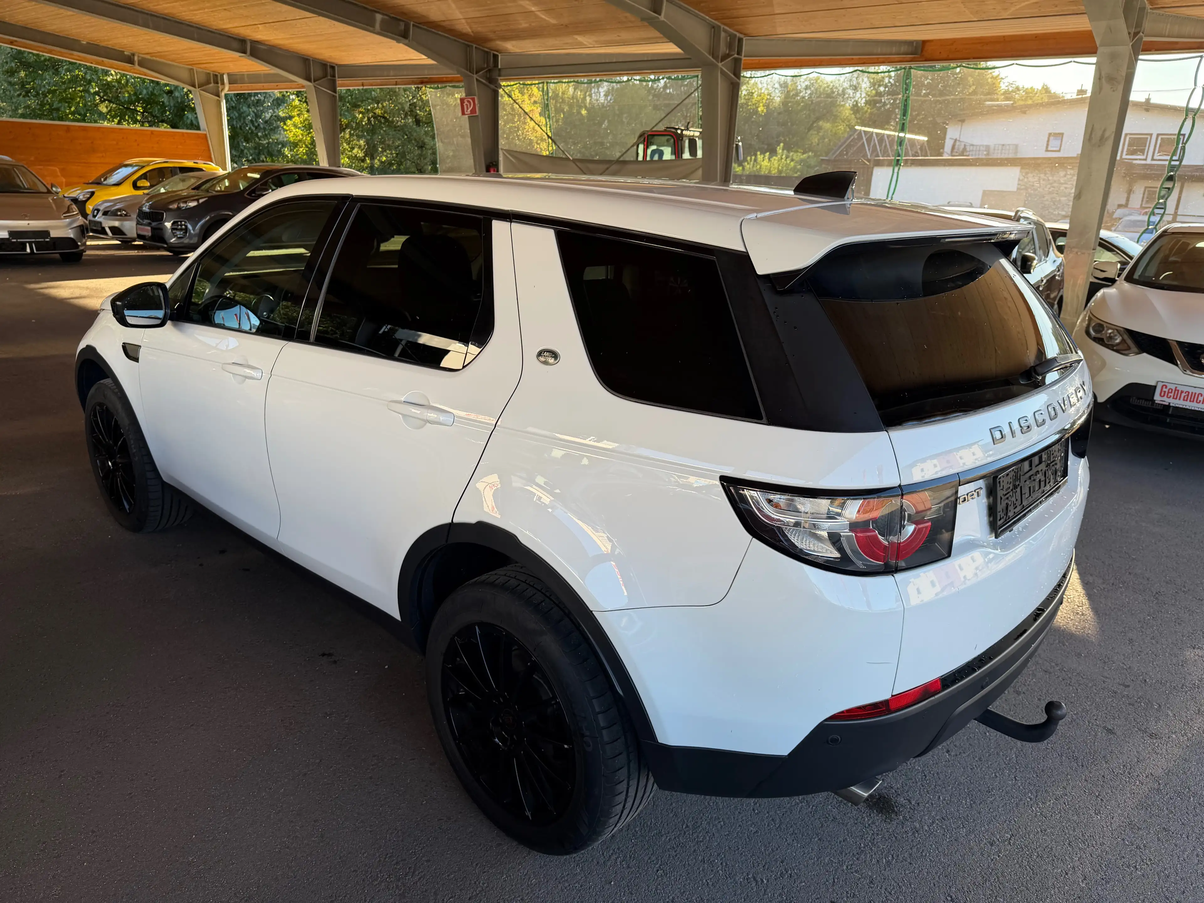 Land Rover Discovery Sport Discovery Sport TD4 HSE Luxury — photo 6