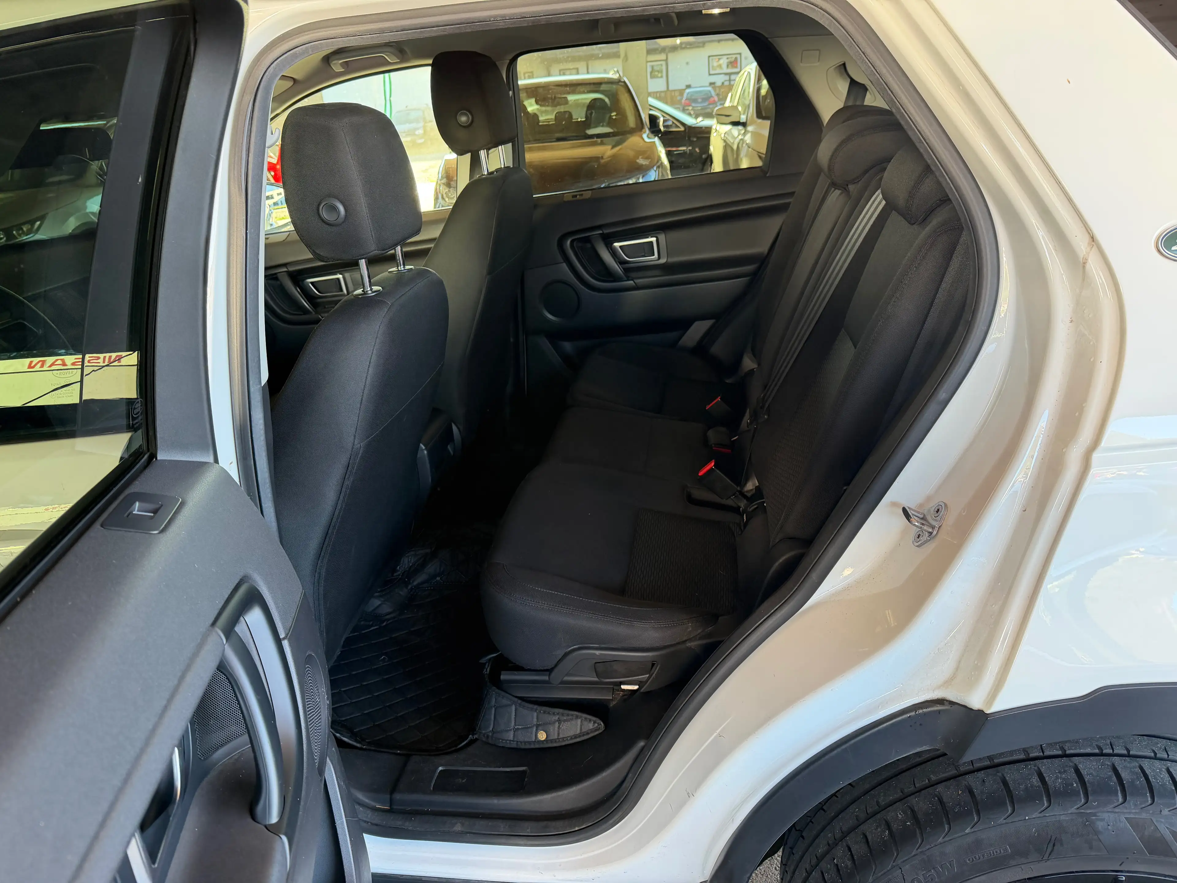 Land Rover Discovery Sport Discovery Sport TD4 HSE Luxury — photo 8