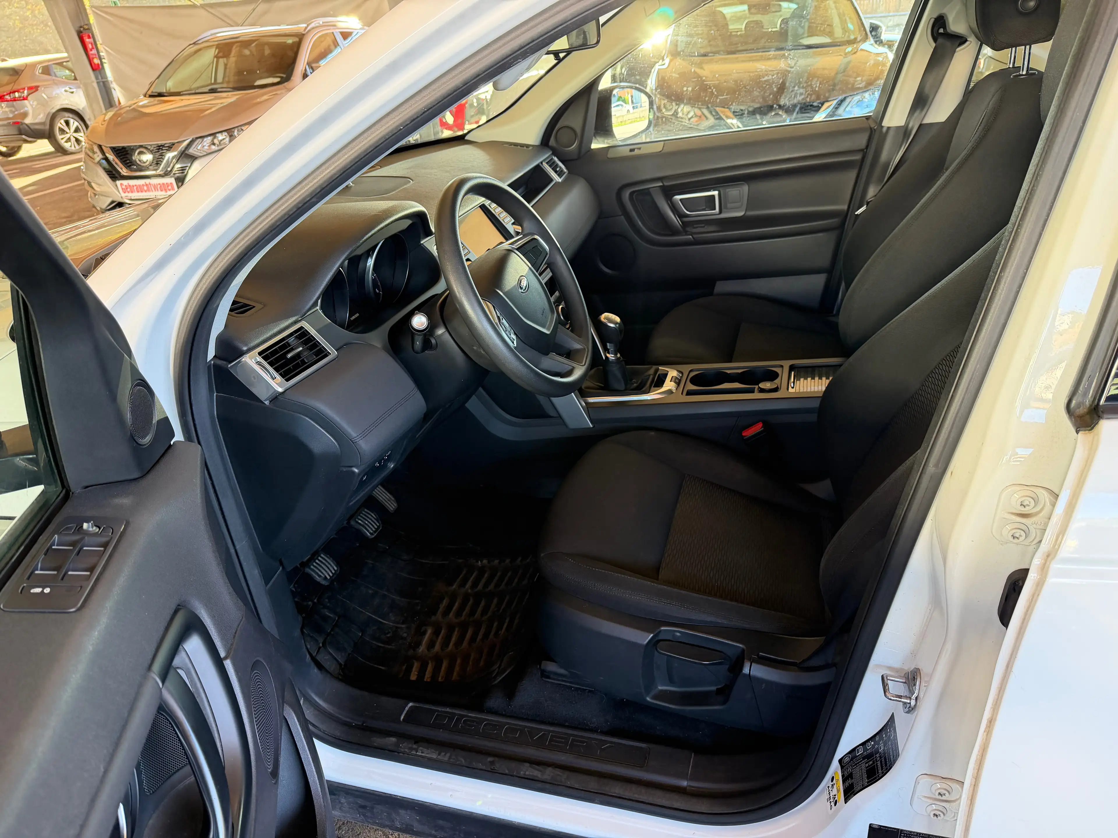 Land Rover Discovery Sport Discovery Sport TD4 HSE Luxury — photo 7