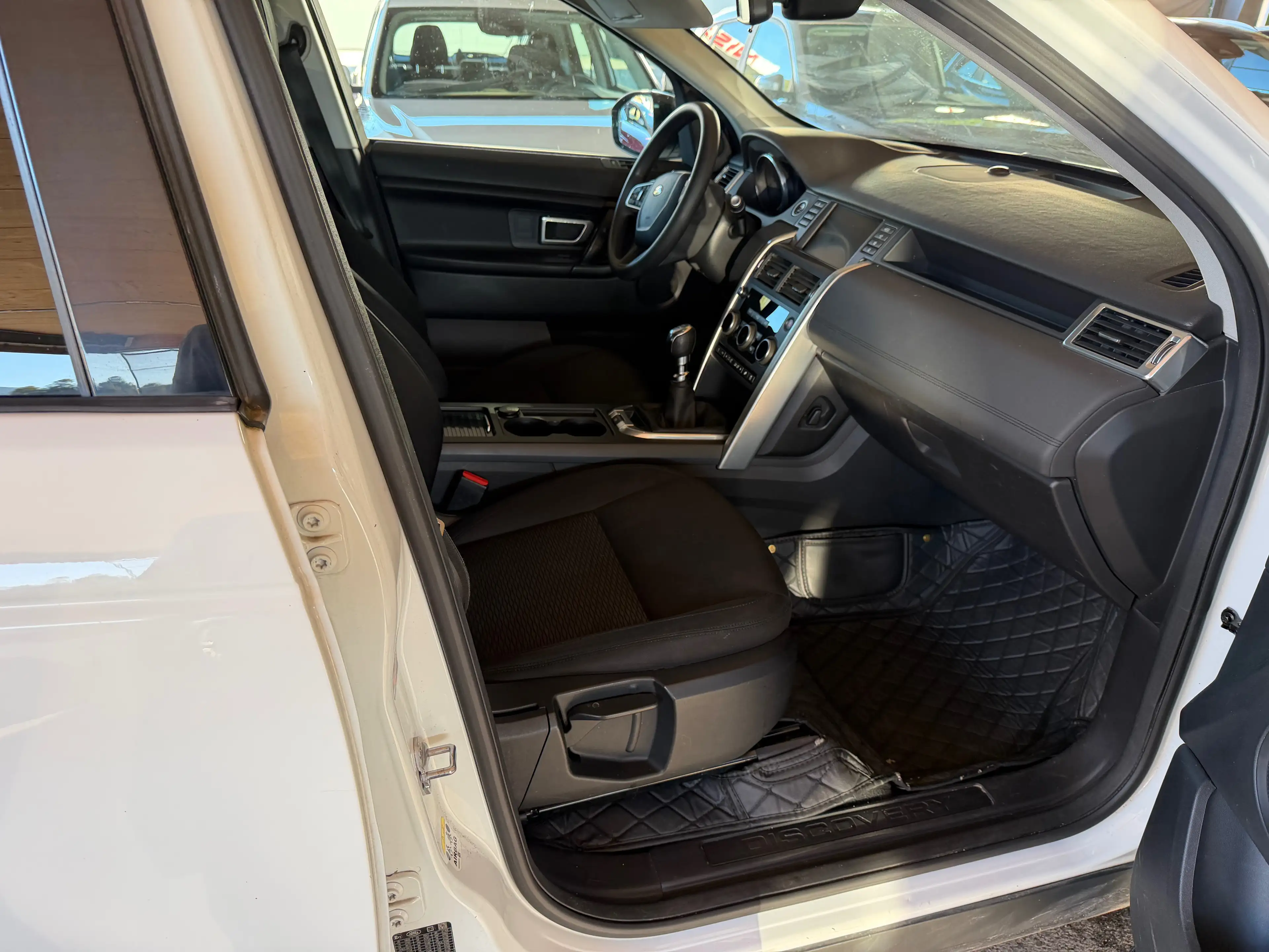 Land Rover Discovery Sport Discovery Sport TD4 HSE Luxury — photo 9