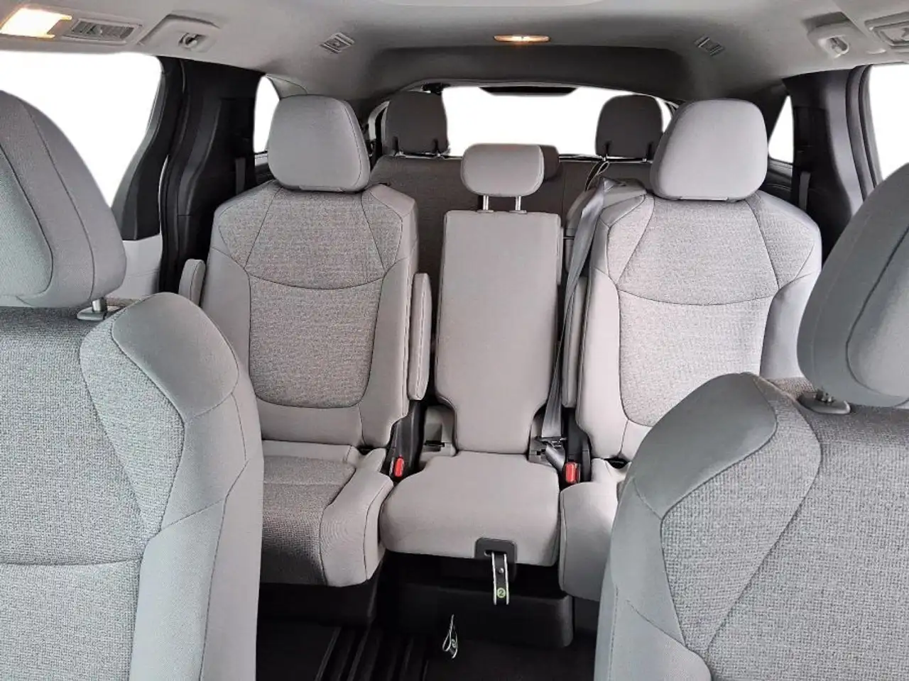 Toyota Sienna снимка Toyota Sienna