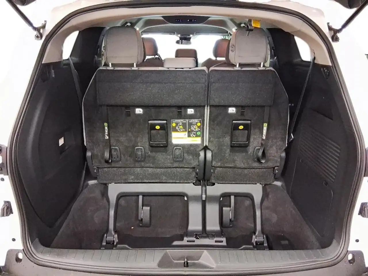 Toyota Sienna снимка Toyota Sienna